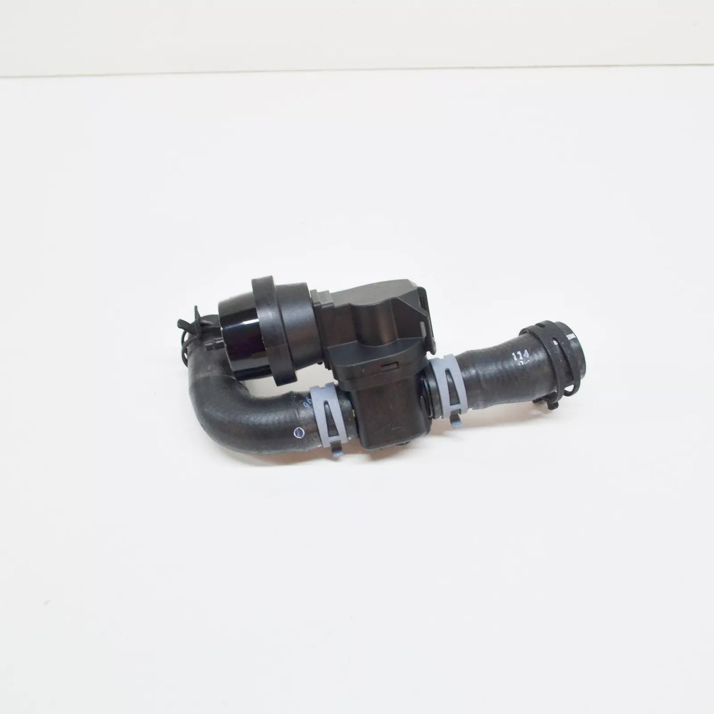 NEW MERCEDES-BENZ CLA COUPE C117 COOLANT SHUTT OFF VALVE A2702001600 ORIGINAL