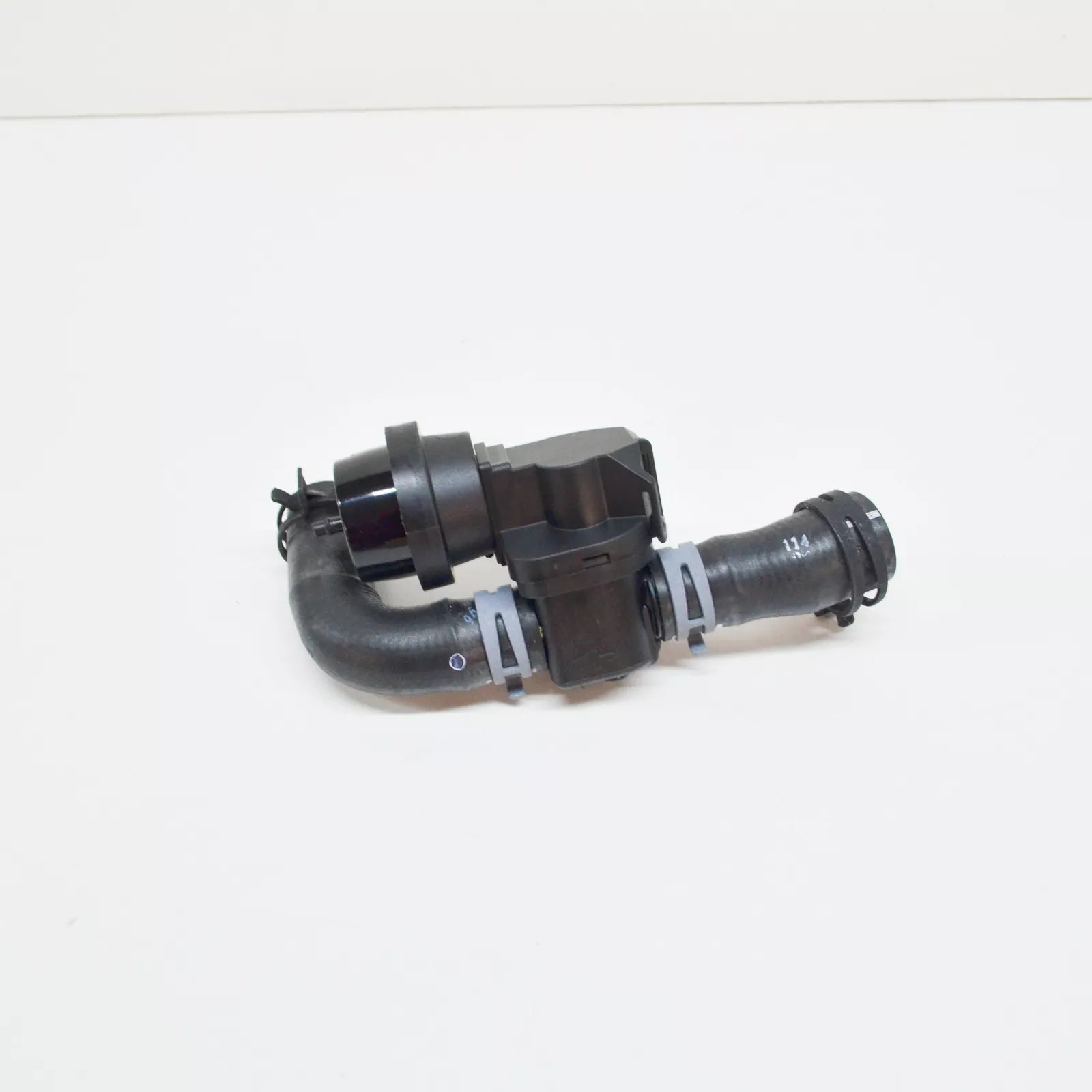 NEW MERCEDES-BENZ CLA COUPE C117 COOLANT SHUTT OFF VALVE A2702001600 ORIGINAL