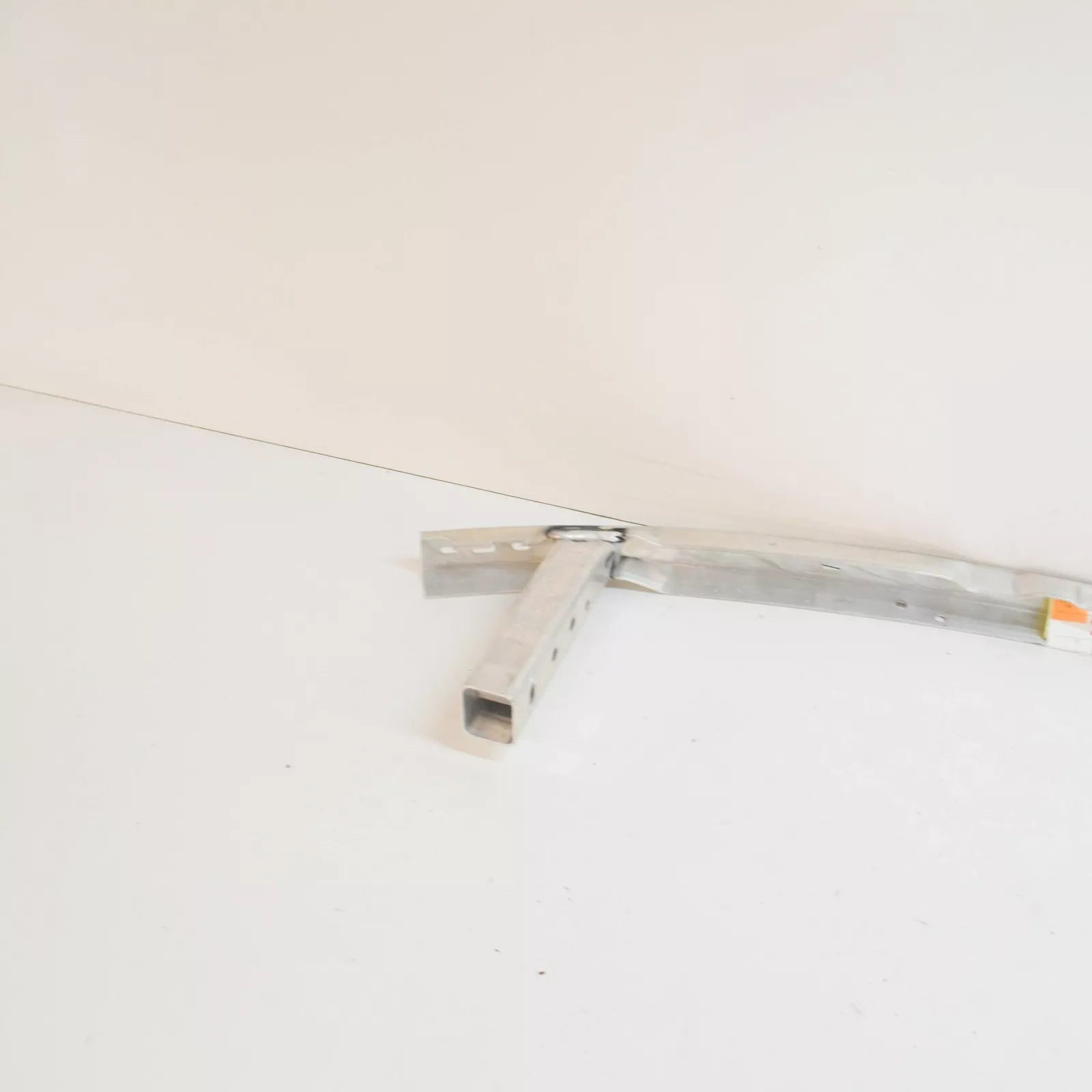 NEW BMW 5 G30 FRONT BUMPER REINFORCEMENT MOUNT LOWER 51117385290 ORIGINAL