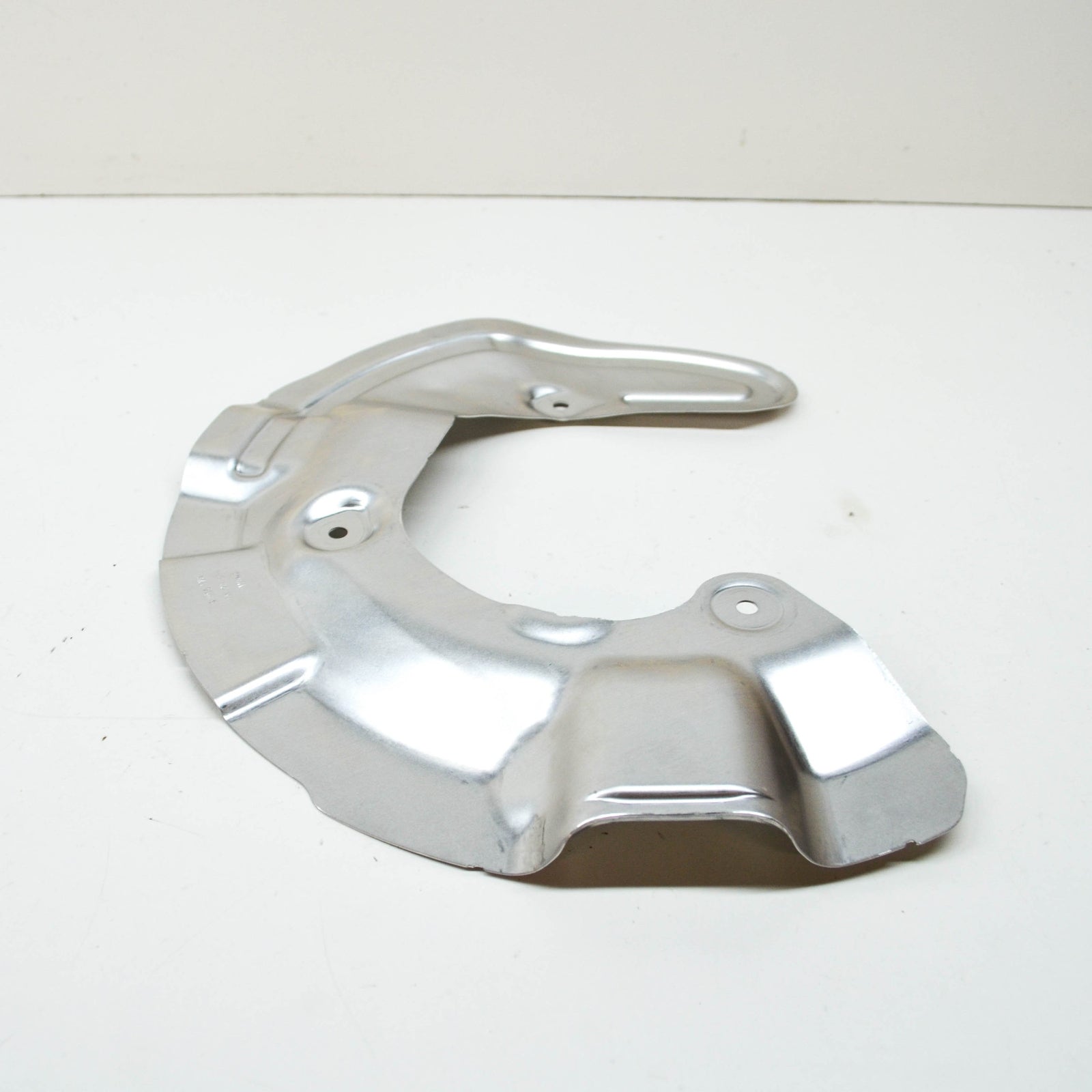 new mini f56 cooper front right wheel hub spindle cover 6854970 2015 original