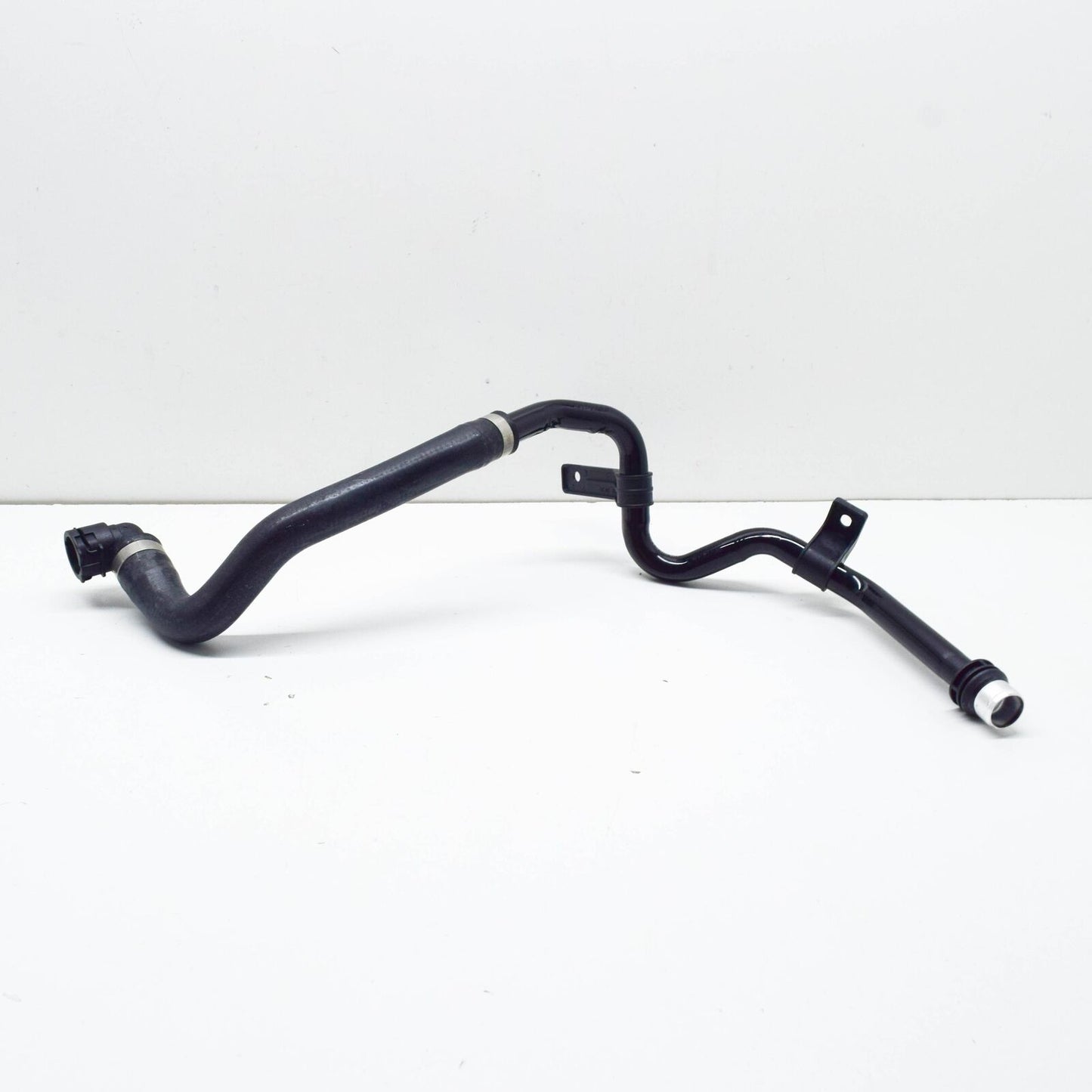 NEW MERCEDES-BENZ EQC COOLANT FILLING HOSE PIPE A2935011600 ORIGINAL