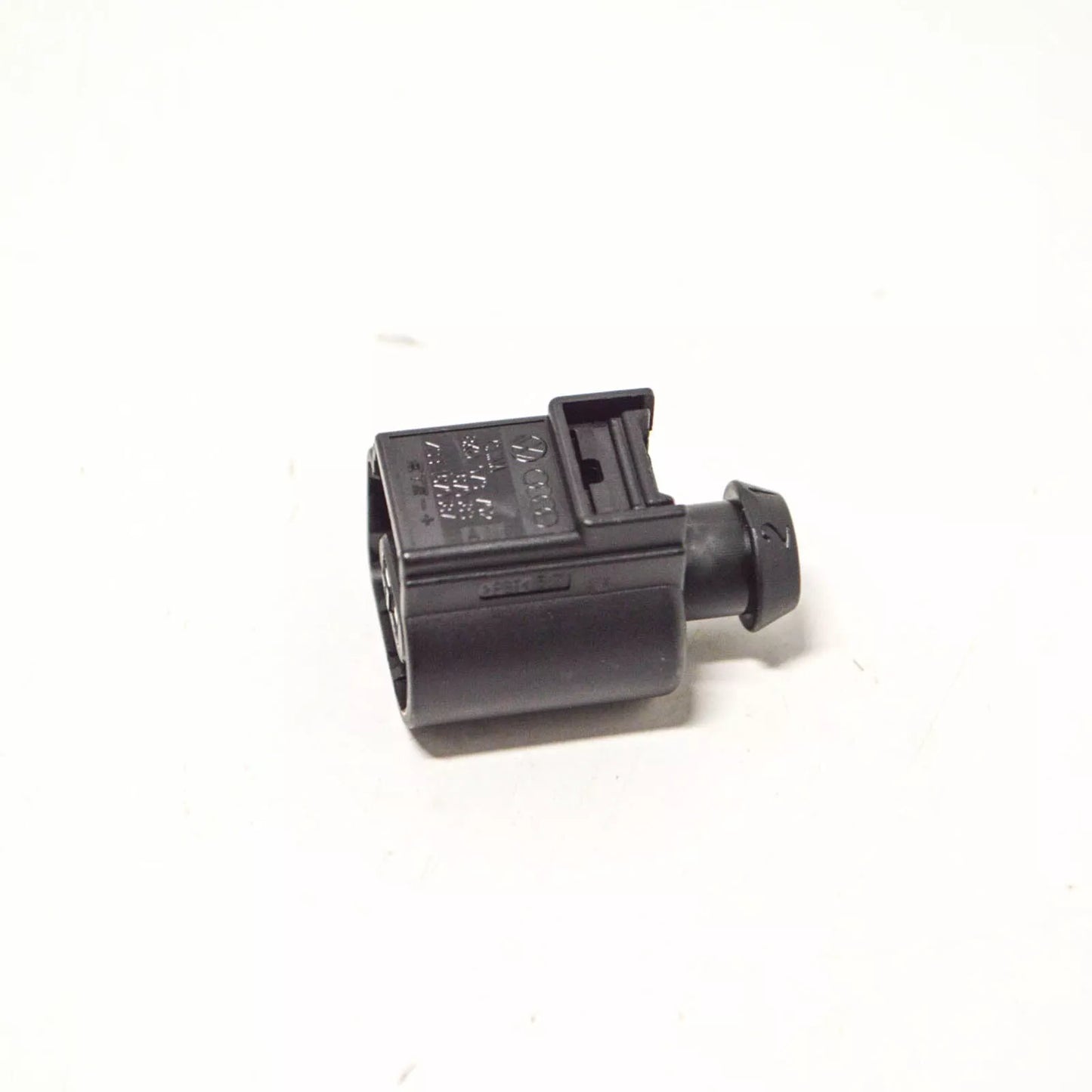 NEW AUDI A4 8K 2 PIN CONNECTOR HOUSING 8K0973702 ORIGINAL
