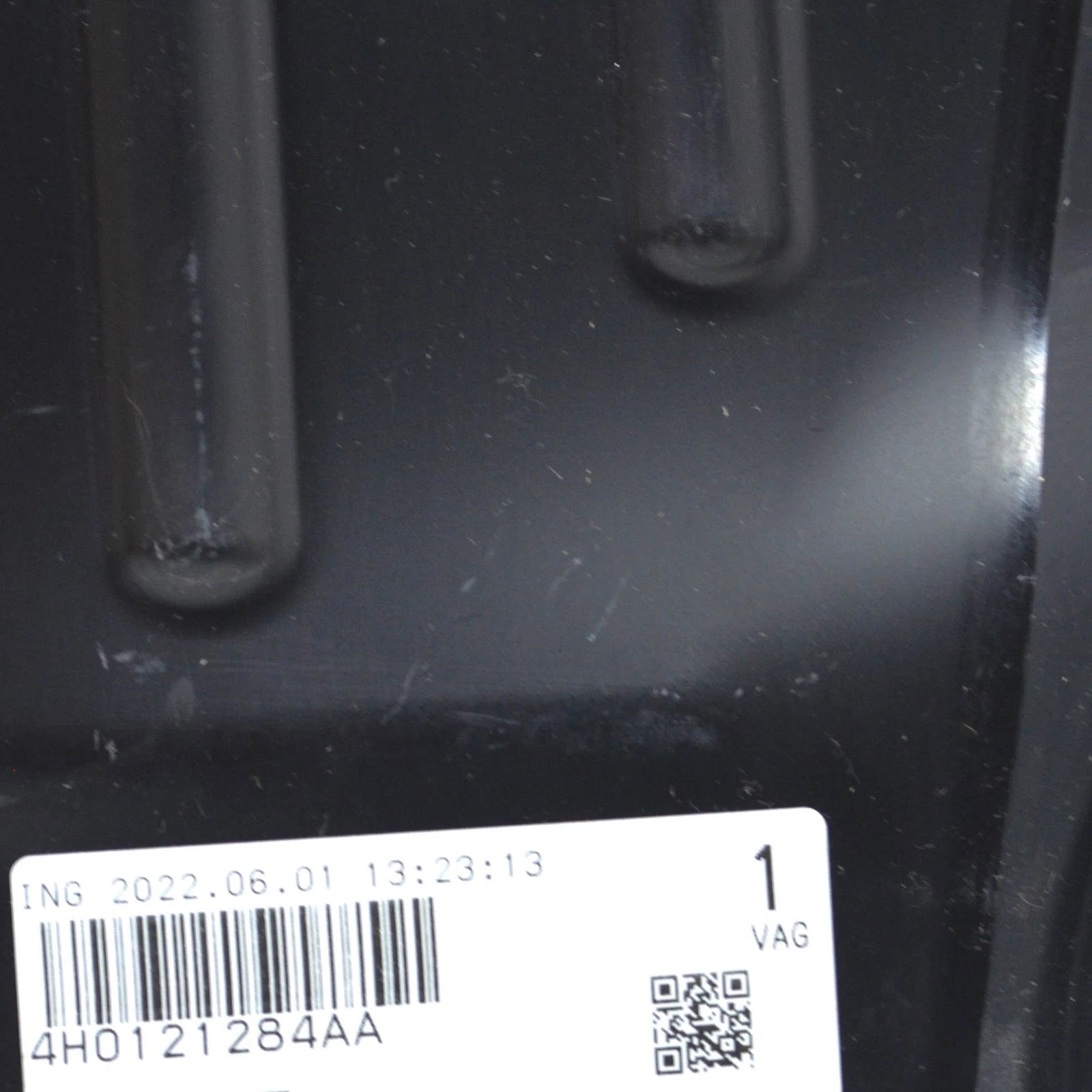 NEW AUDI A8 4H FRONT RIGHT RADIATOR AIR GUIDE 4H0121284AA