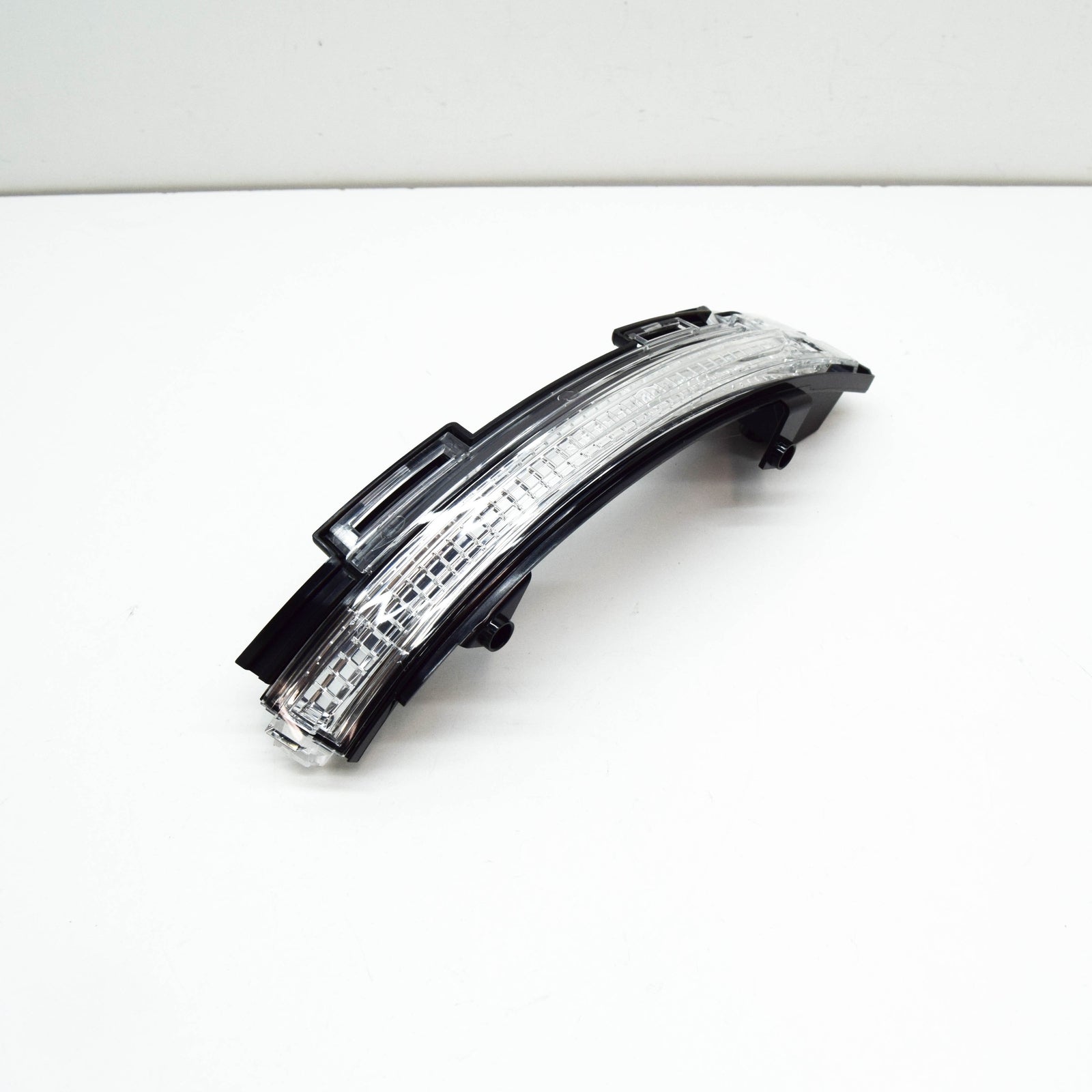 NEW VOLKSWAGEN TOUAREG CR7 FRONT RIGHT MIRROR TURN INDICATOR 760949102 ORIGINAL