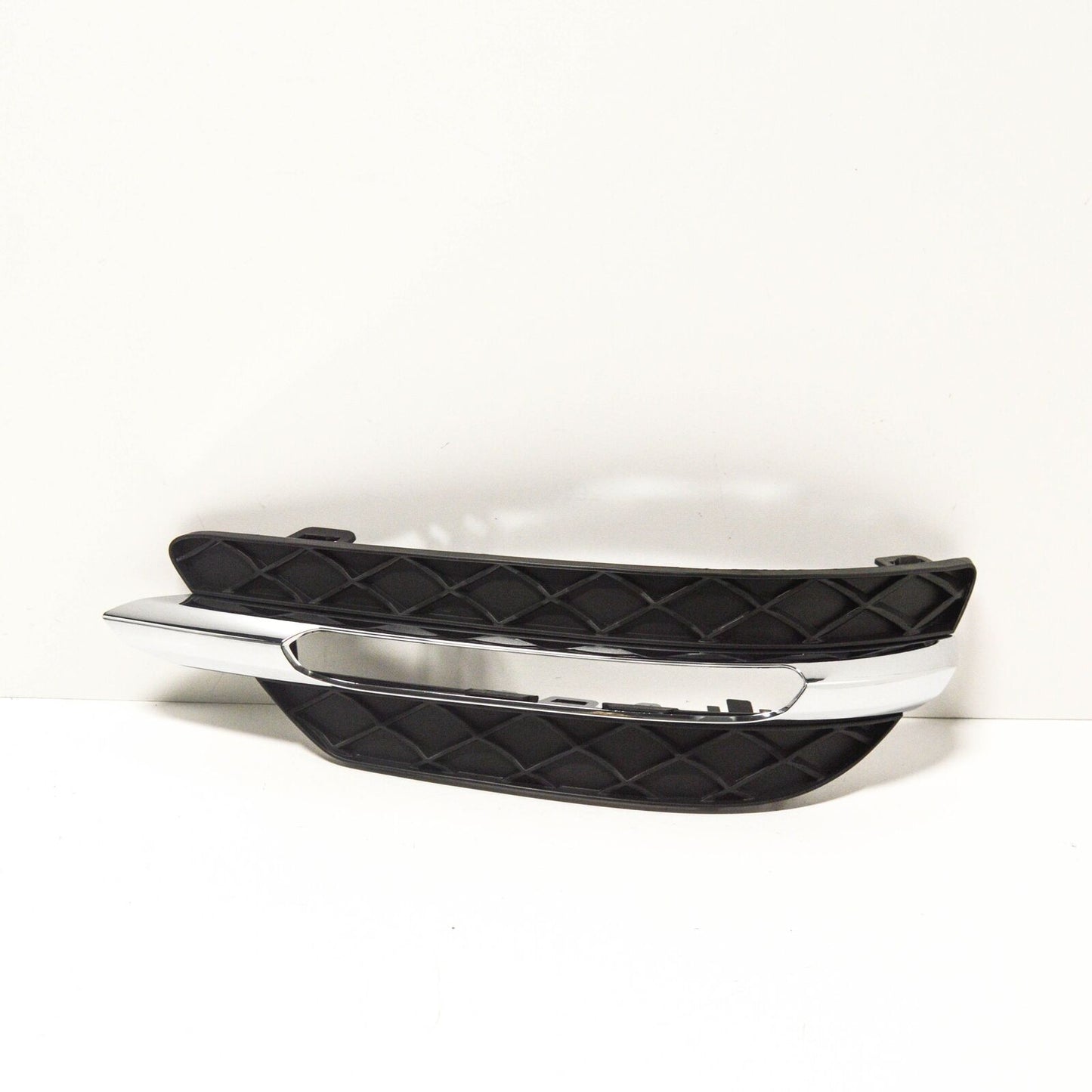 NEW MERCEDES-BENZ C W204 FRONT RIGHT GRILL A2048803324 2014 3141913 ORIGINAL