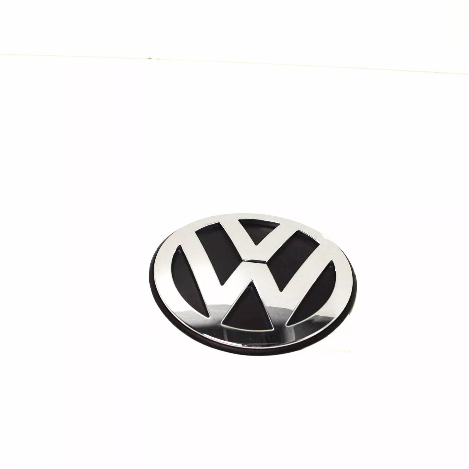 NEW VW BEETLE 1Y CONVERTIBLE CHROME VW EMBLEM 1C0853617BULM