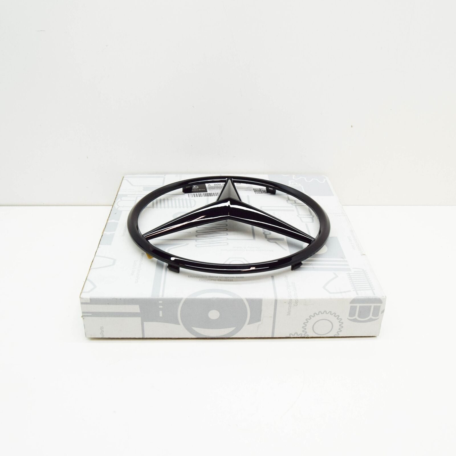 NEW MB G W463 FRONT RADIATOR GRILLE EMBLEM STAR A00081777029197 ORIGINAL