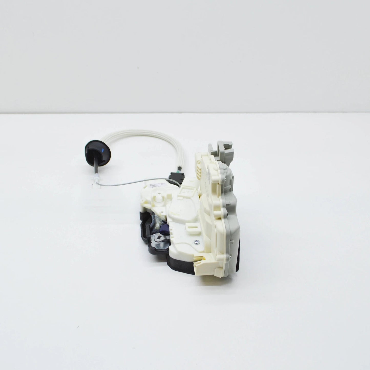 NEW AUDI Q7 4M FRONT LEFT DOOR LOCK LHD 4M1837015F