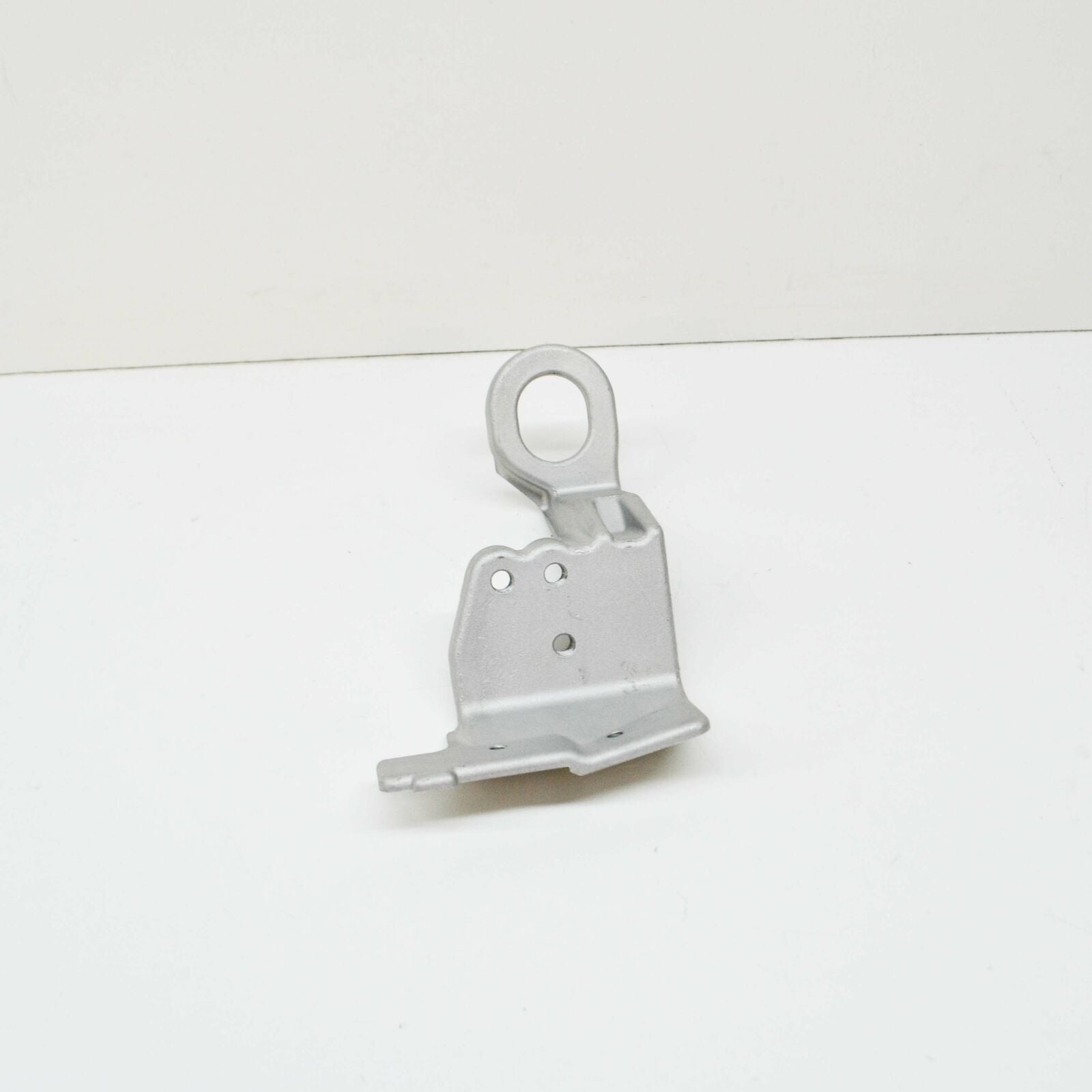 NEW MERCEDES-BENZ C W205 COOLING RADIATOR RIGHT LOWER HOLDER A2055051900