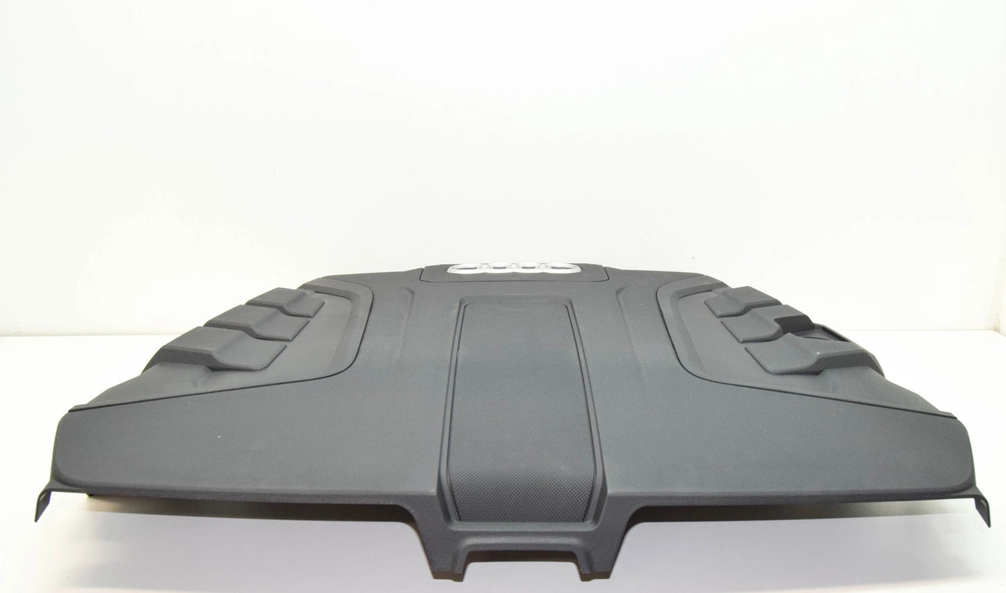 NEW AUDI Q7 4M ENGINE COVER 4M0133849AA ORIGINAL