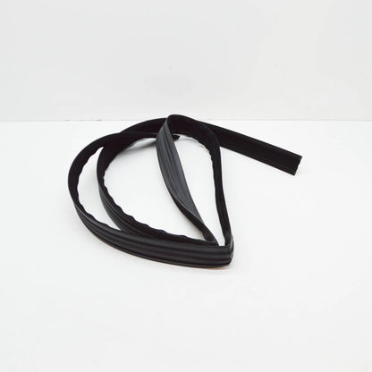 NEW BMW 5 E28 FRONT LEFT DOOR SEALING RUBBER 51321889787 1889787 1982 ORIGINAL