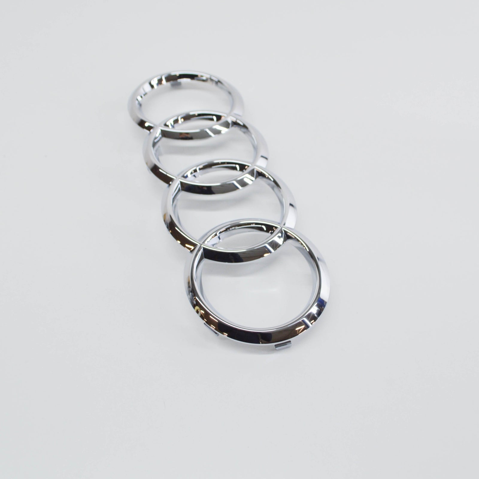 NEW AUDI RS7 SPORTBACK 4K8 FRONT RADIATOR GRILLE BADGE 4K88536052ZZ ORIGINAL