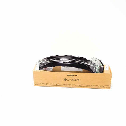 NEW AUDI A3 8V FRONT RIGHT WING MIRROR TURN INDICATOR 8V0949102C