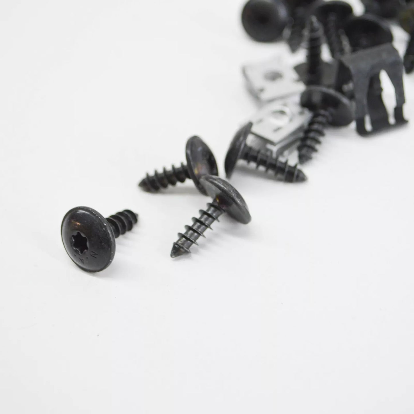 NEW VOLKSWAGEN CRAFTER SZ FRONT BUMPER FIXING REPAIR SET 7C0898623 ORIGINAL