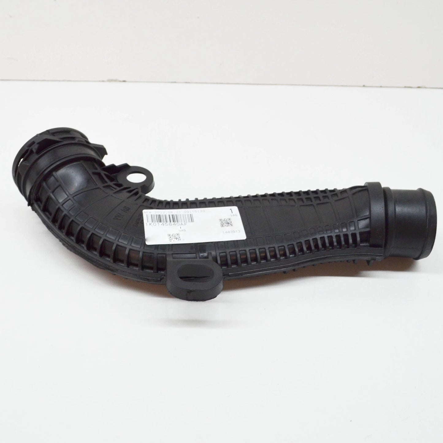 NEW AUDI A3 SPORTBACK 8P RIGHT INTERCOOLER PRESSURE PIPE 1K0145840AF