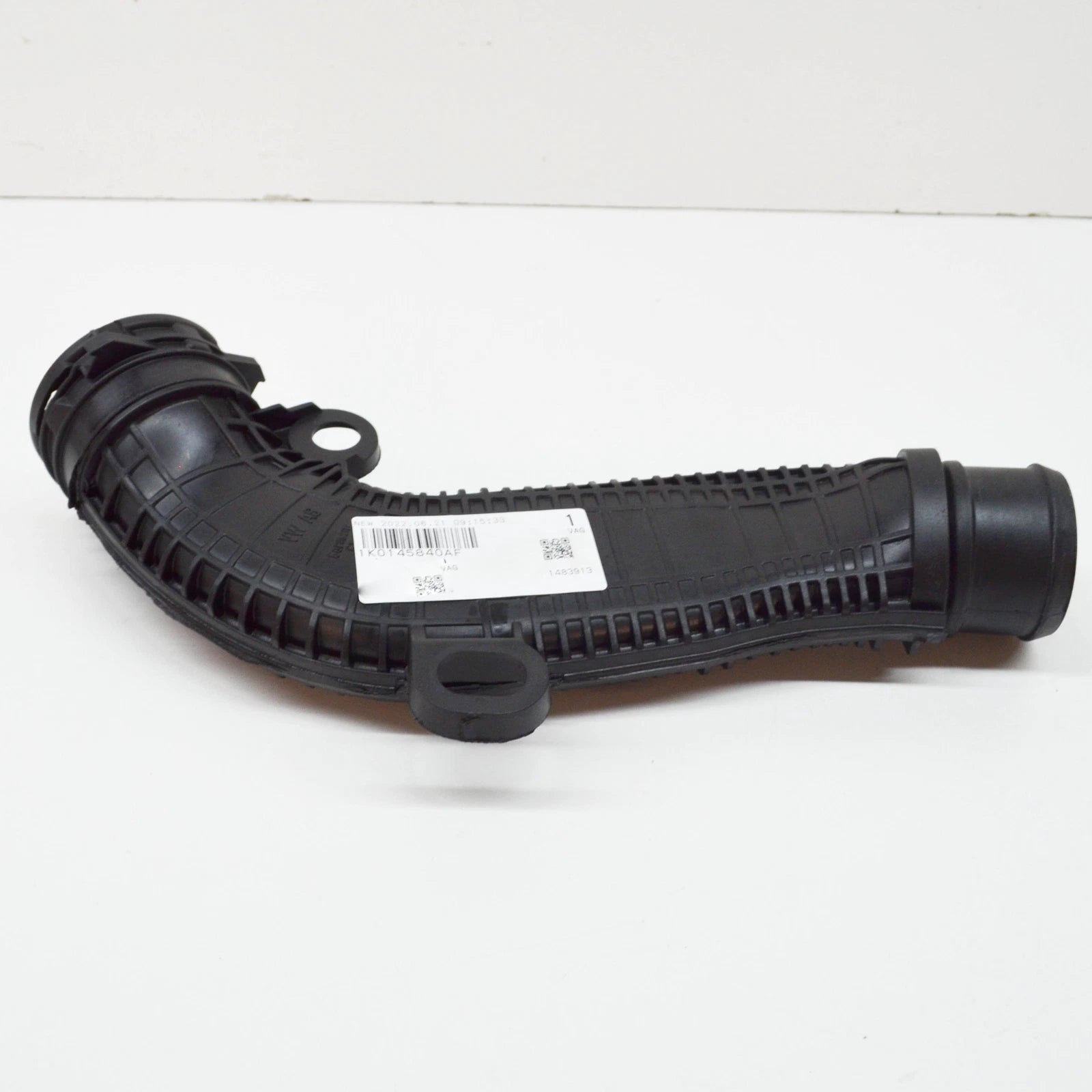 NEW AUDI A3 SPORTBACK 8P RIGHT INTERCOOLER PRESSURE PIPE 1K0145840AF