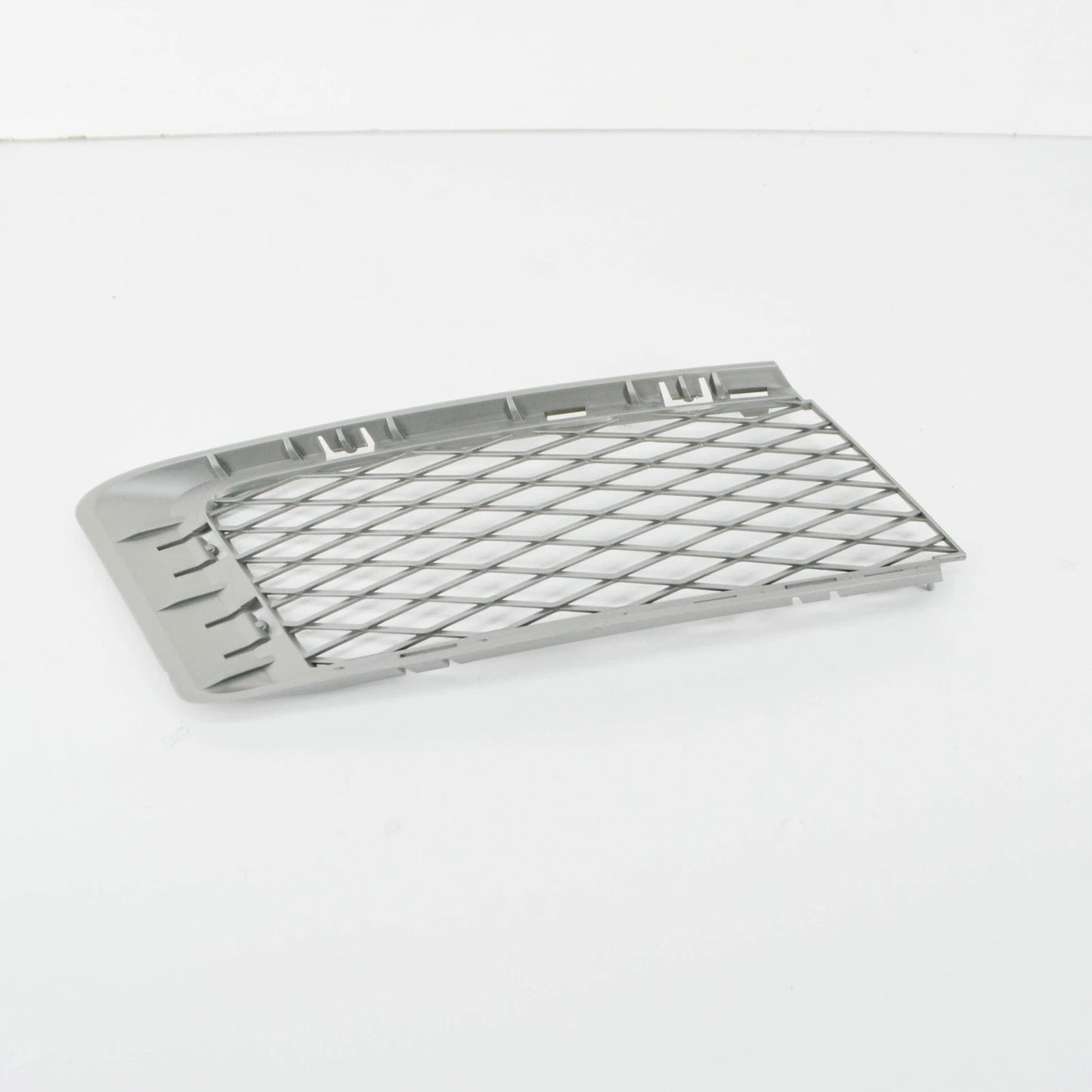 NEW BMW 3 E92 FRONT BUMPER RIGHT LOWER GRILLE 51117154722 7154722 2010 ORIGINAL