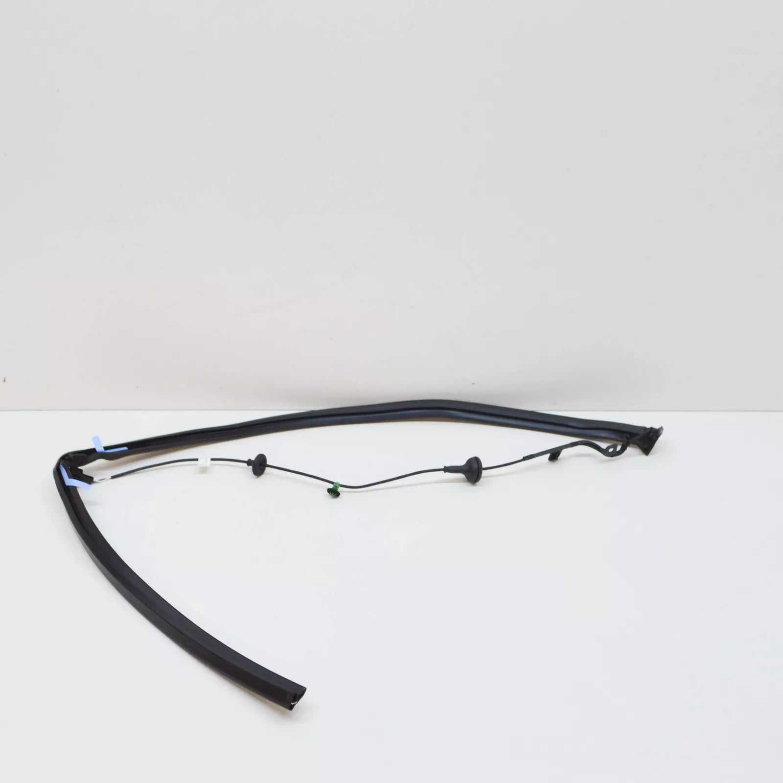 NEW VW SHARAN 7N LEFT SLIDING DOOR SEAL WITH SENSOR 7N0839717AD ORIGINAL