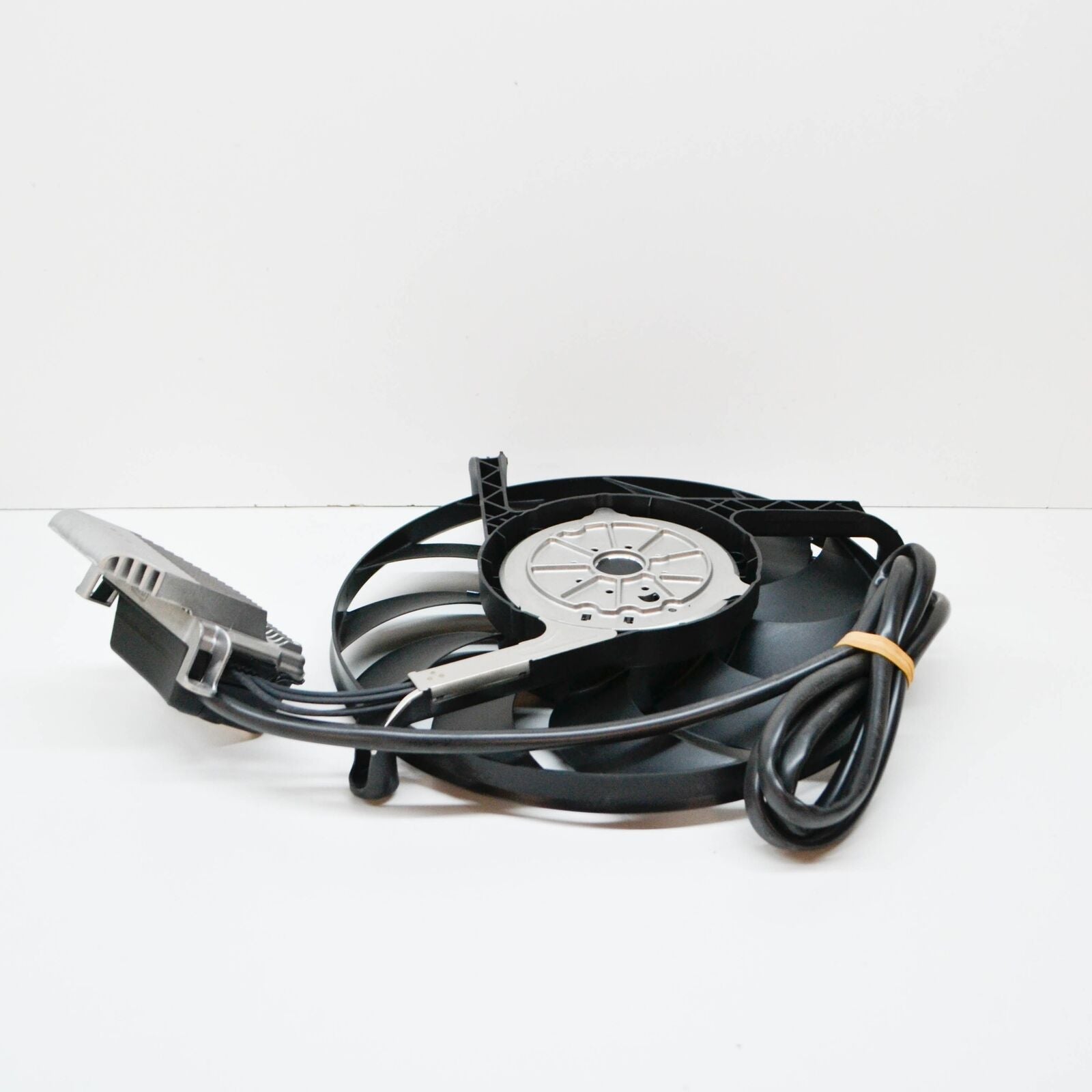 new vw phaeton 3d right engine radiator fan 3d0959453g original