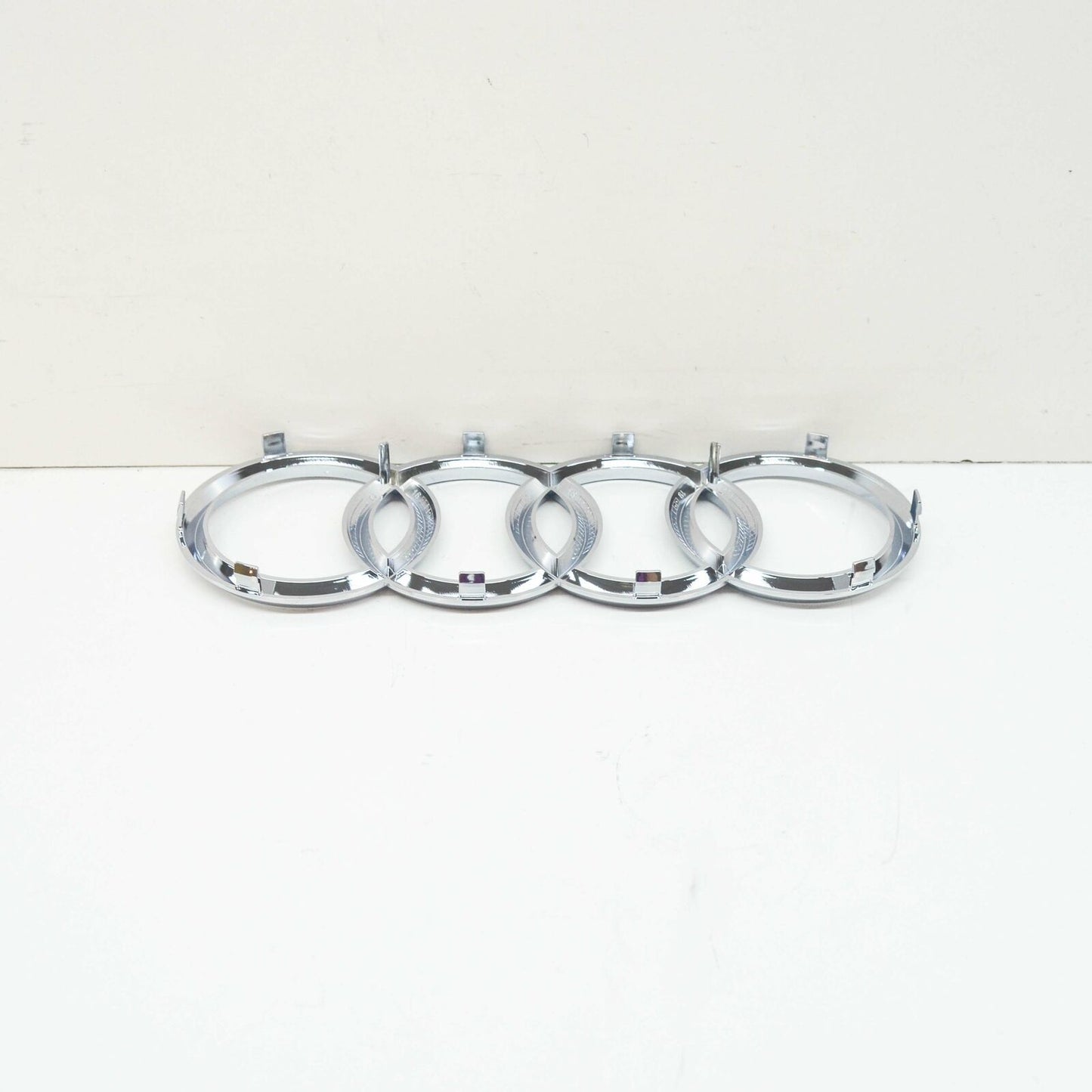 NEW AUDI Q7 SQ7 4M FRONT BUMPER RADIATOR GRILLE EMBLEM 4M08536052ZZ ORIGINAL