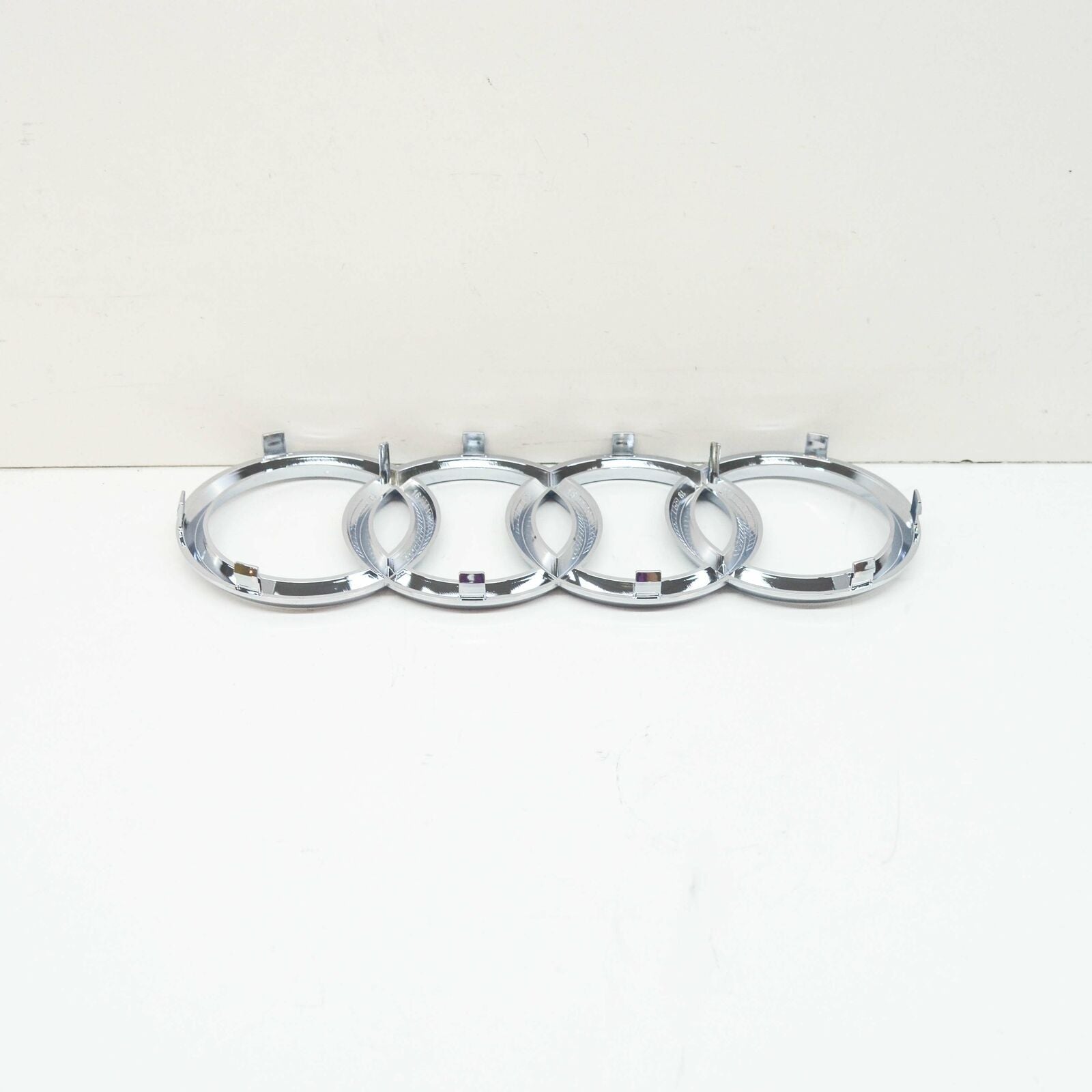 NEW AUDI Q7 SQ7 4M FRONT BUMPER RADIATOR GRILLE EMBLEM 4M08536052ZZ ORIGINAL