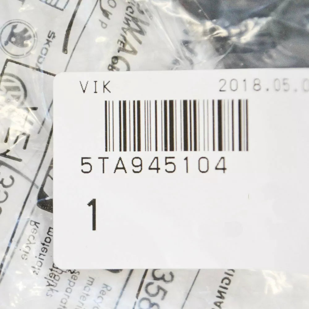 NEW VOLKSWAGEN TOURAN MK2 REAR BUMPER RIGHT SIDE REFLECTOR 5TA945104 ORIGINAL