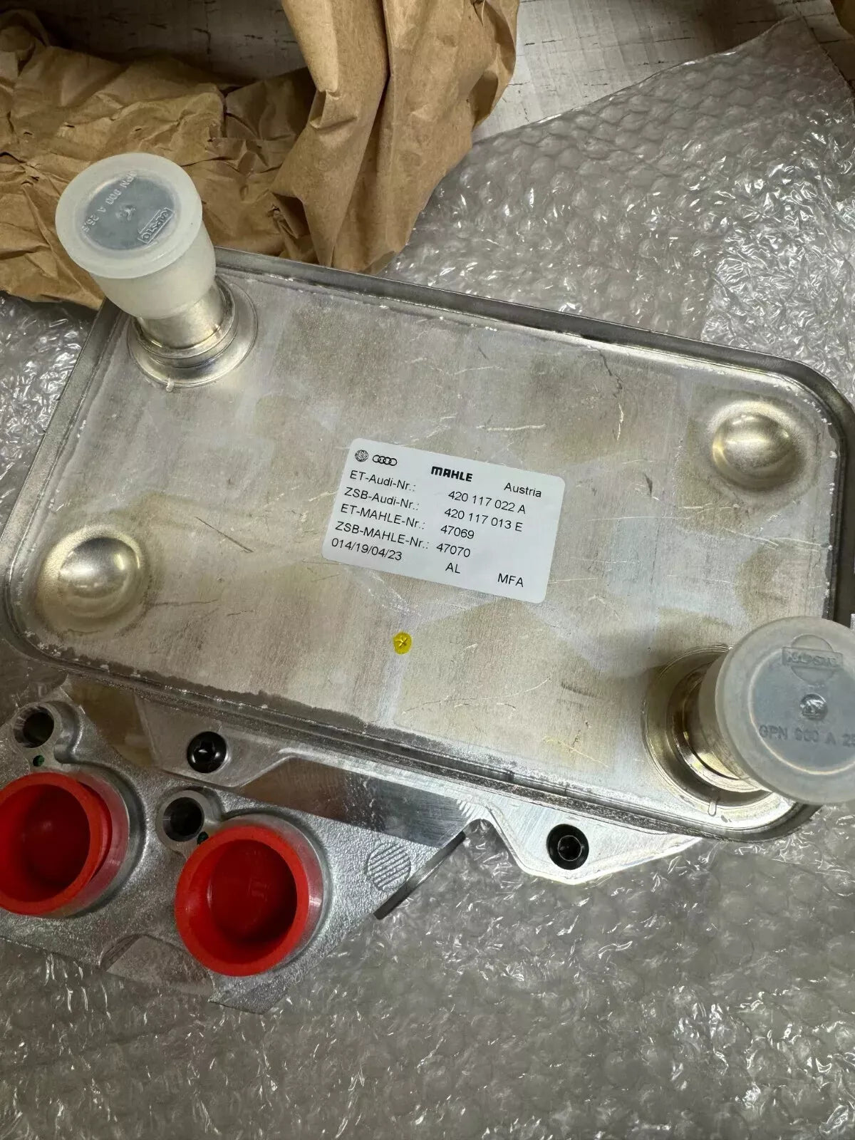 NEW AUDI R8 4.2L ENGINE OIL COOLER 420117013E / 420-117-013-D ORIGINAL