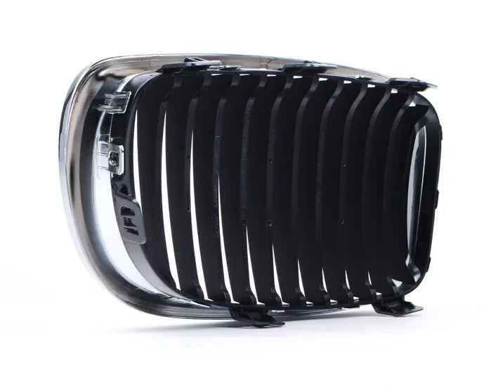 NEW BMW 1 E81 FRONT BUMPER LEFT GRILLE WITH CHROME FRAME 51137166439 ORIGINAL