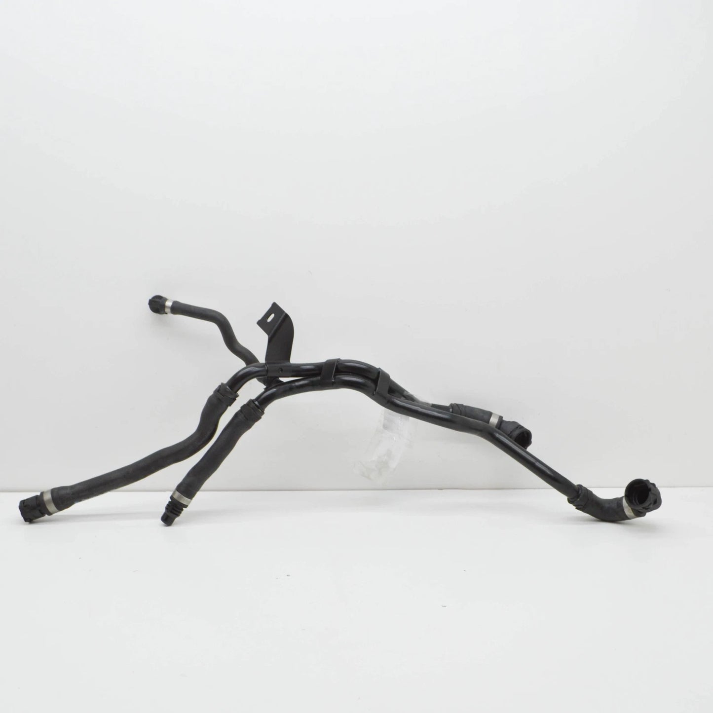 NEW MERCEDES-BENZ C C205 COOLANT HOSES PIPE A2055012001