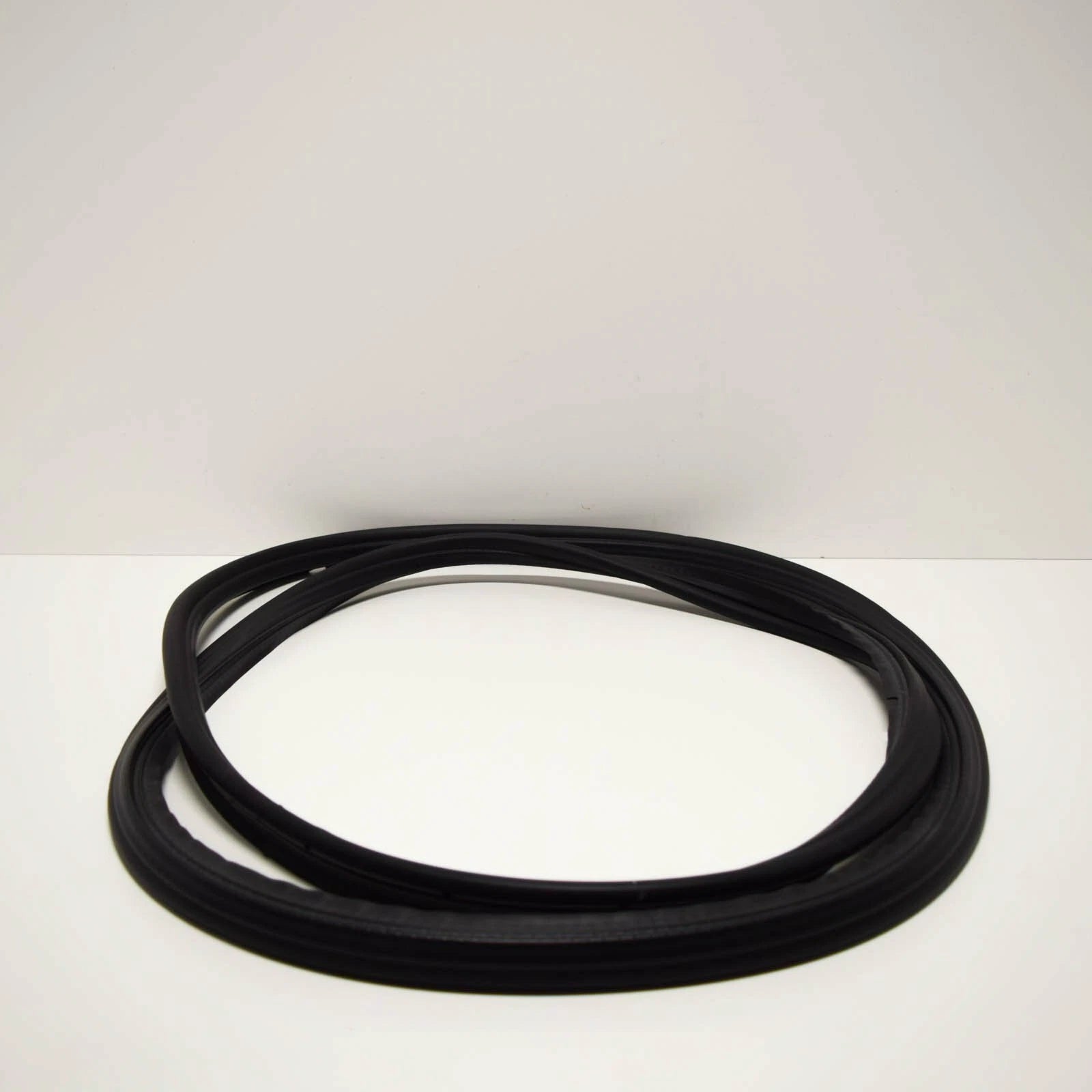 NEW MB SL R129 REAR TRUNK BOOT LID WEATHERSTRIP SEAL A1297580098