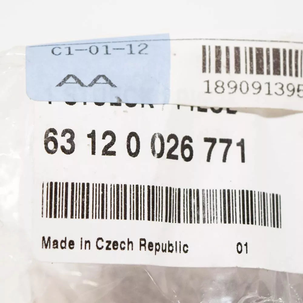 NEW BMW 5 E39 REAR RIGHT LIGHT ADAPTER 63120026771 0026771 ORIGINAL