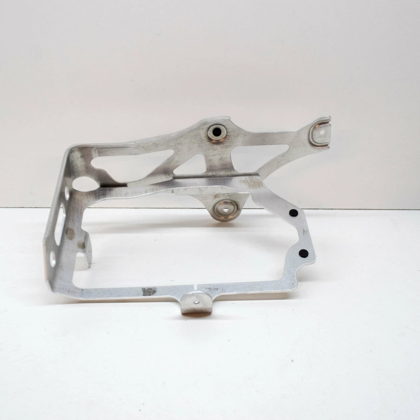 NEW AUDI TT RS 8S FV MK3 AUXILIARY RADIATOR LEFT LOWER BRACKET 8S0121263