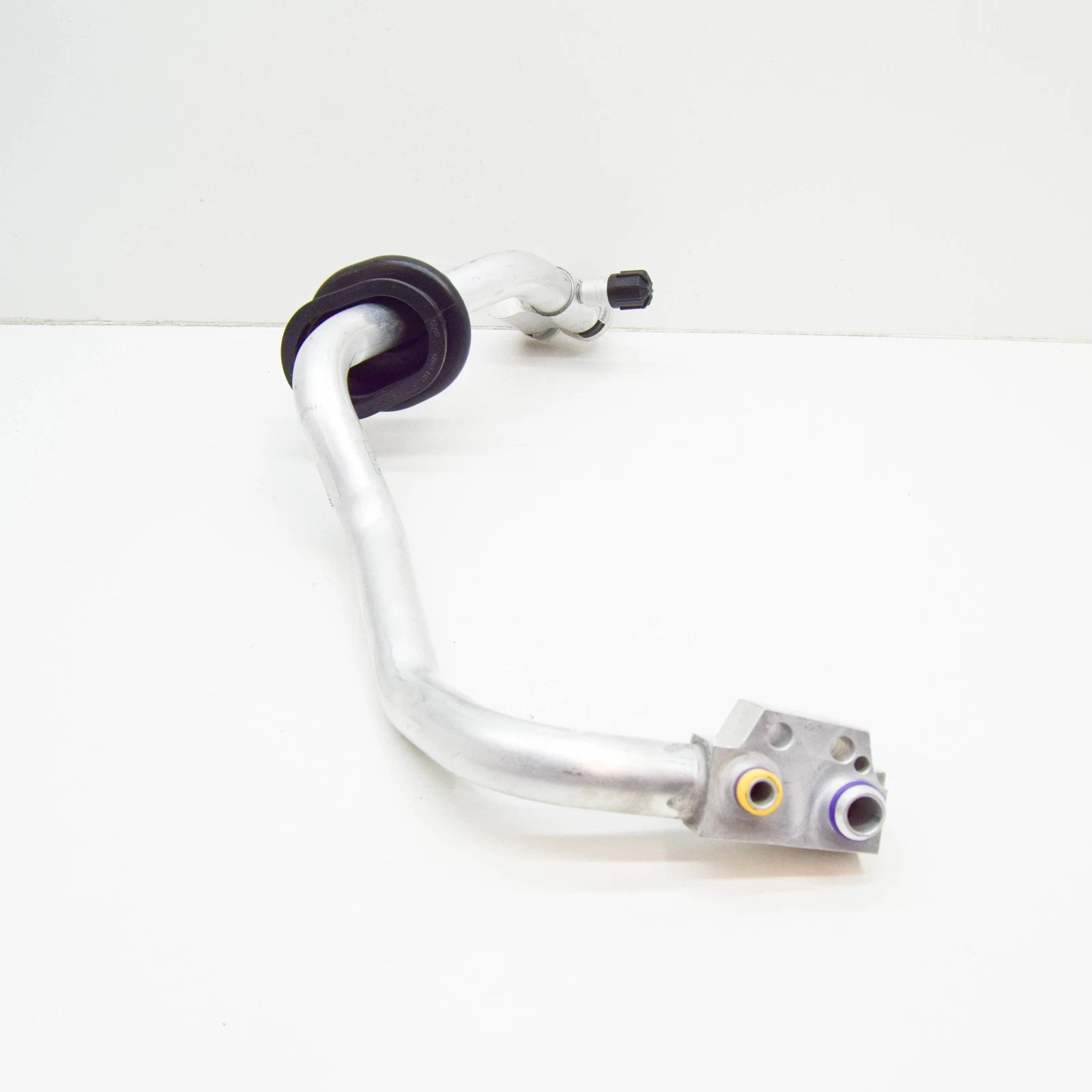 NEW AUDI A4 AVANT B8 A/C REFRIGERANT PIPE LHD 8K1260712K ORIGINAL