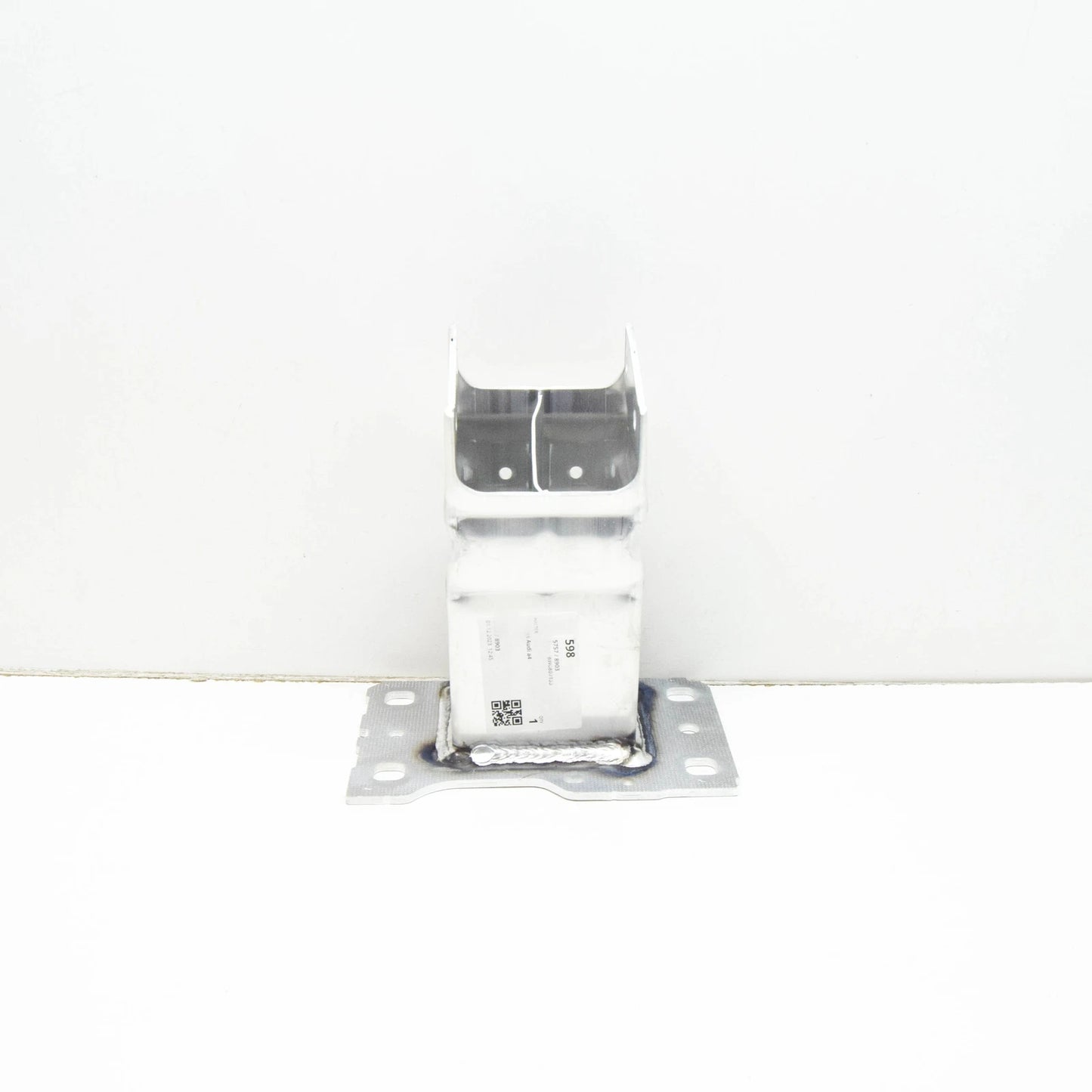 NEW AUDI A4 B9 FRONT BUMPER CARRIER LEFT SIDE BRACKET 8W0807133 ORIGINAL