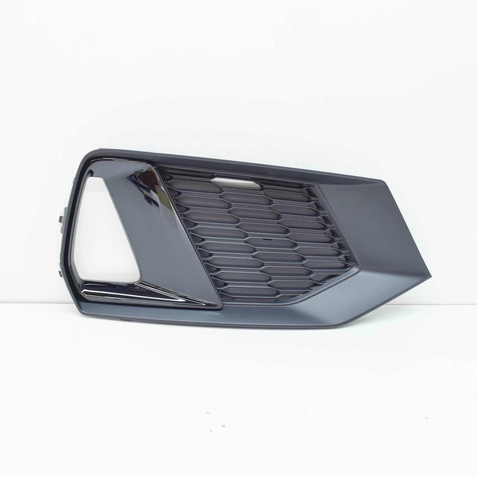 NEW AUDI A7 SPORTBACK 4K FRONT RIGHT AIR GUIDE GRILLE 4K8807648D3FZ ORIGINAL