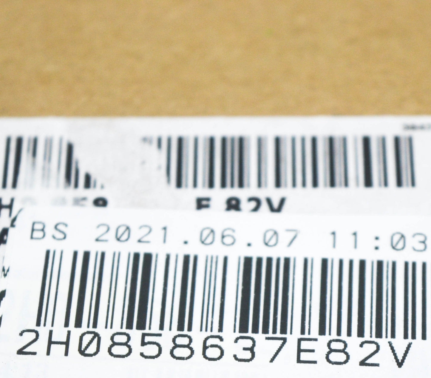 NEW VOLKSWAGEN AMAROK FRONT RIGHT A-PILLAR HANDLE 2H0858637E82V 2018 ORIGINAL