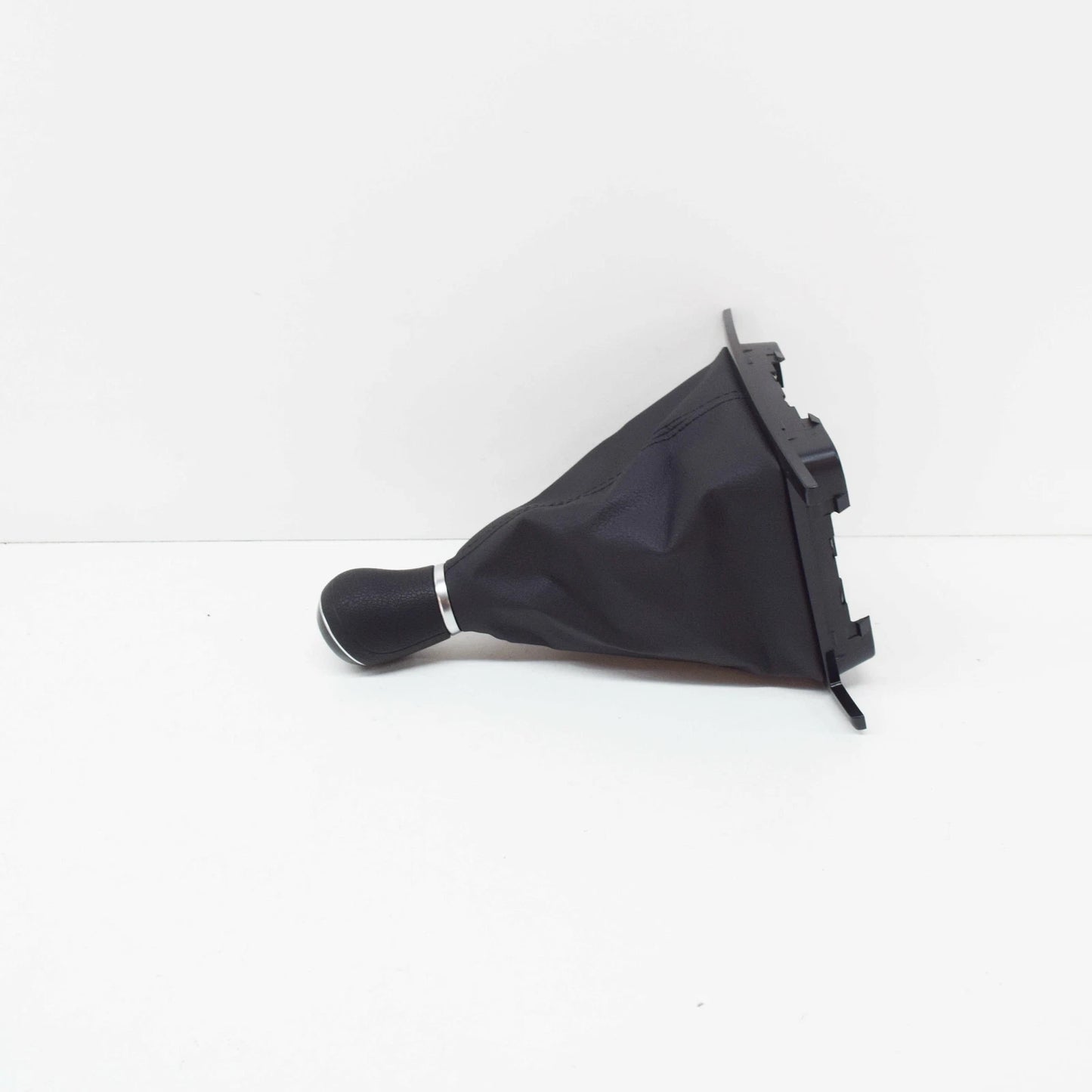 NEW VOLKSWAGEN AMAROK GEAR SHIFT KNOB WITH BOOT 2H0711113NDMQ