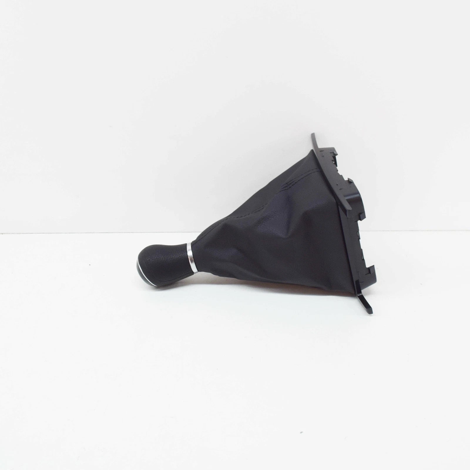 NEW VOLKSWAGEN AMAROK GEAR SHIFT KNOB WITH BOOT 2H0711113NDMQ