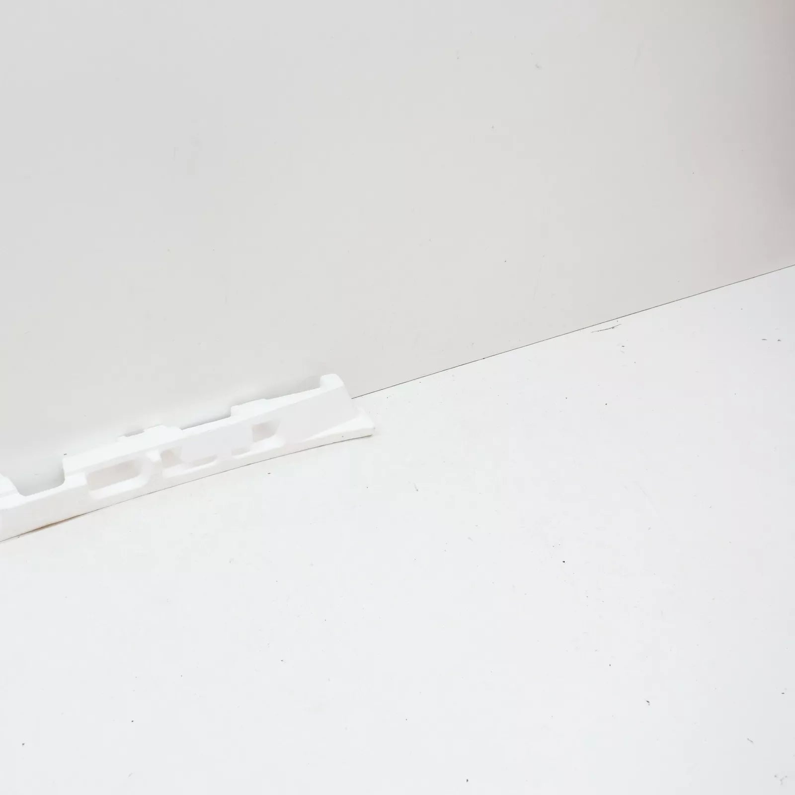 NEW BMW 5 E39 REAR BUMPER INSERT 51128174878 8174878 ORIGINAL