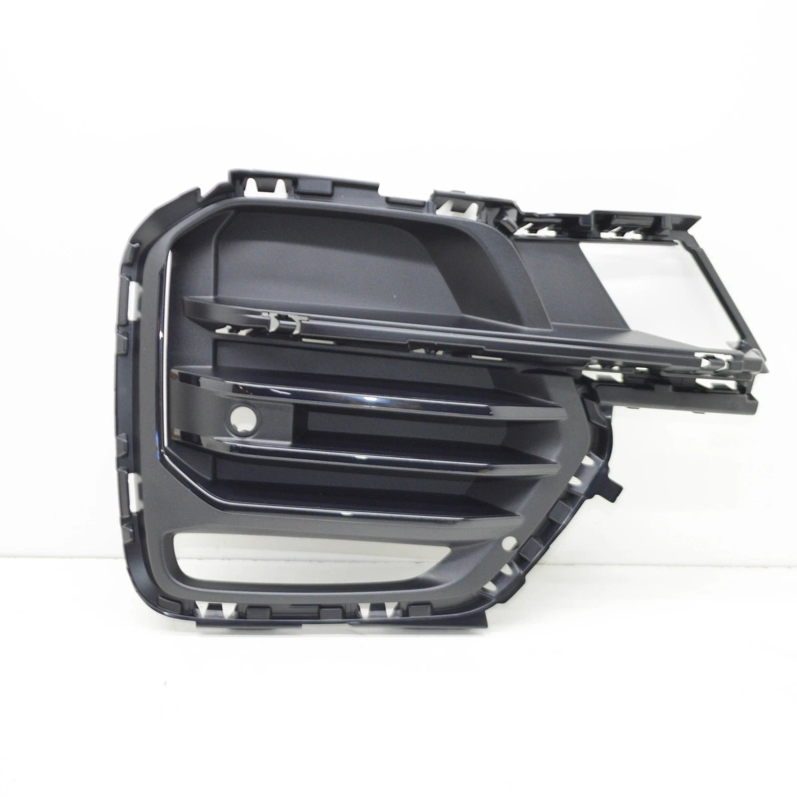 NEW BMW X5 G05 FRONT BUMPER LEFT CLOSED GRILLE 51115A1E043 ORIGINAL