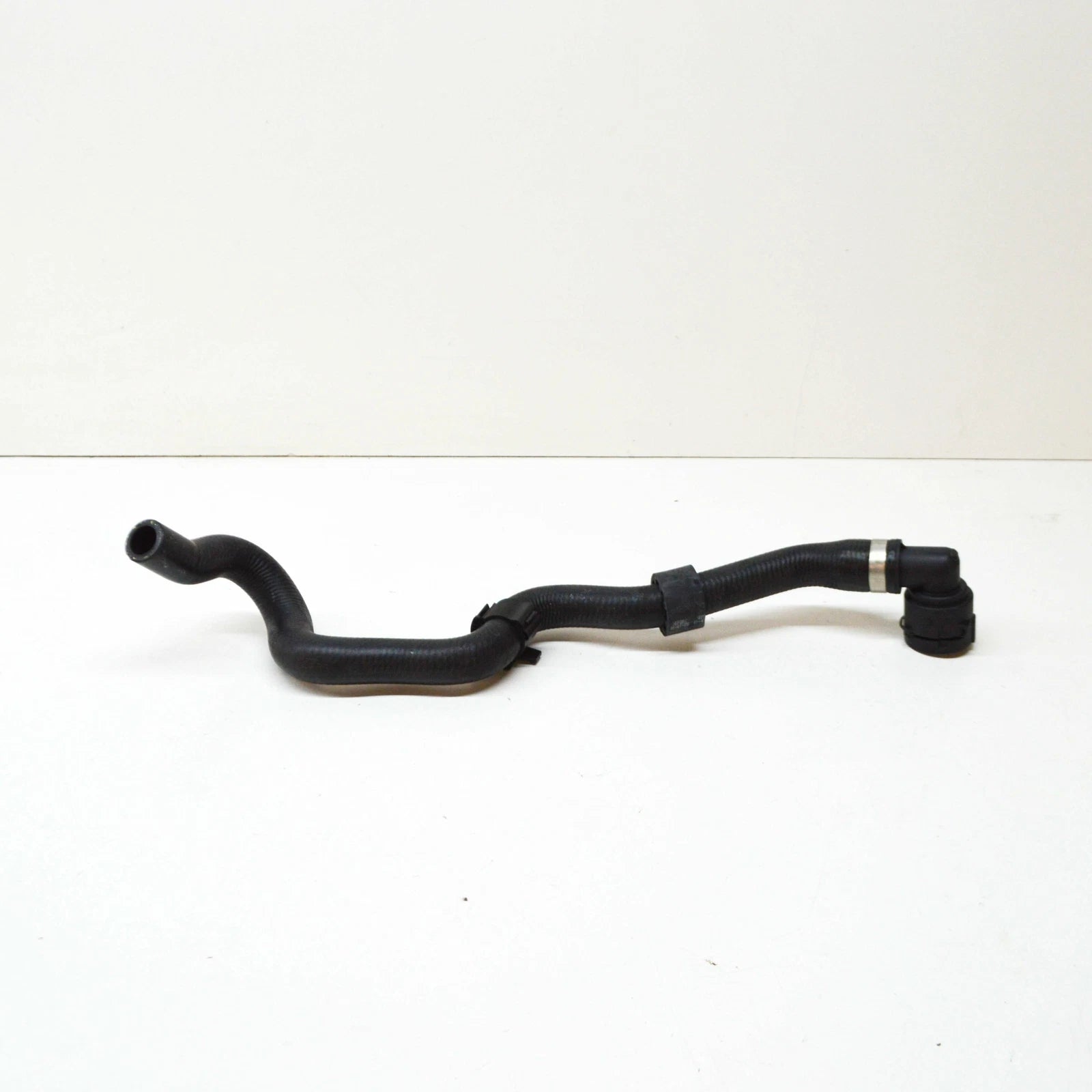 NEW AUDI A3 CABRIO 8V UPPER WATER ENGINE COOLANT HOSE PIPE 5Q0122101BE ORIGINAL