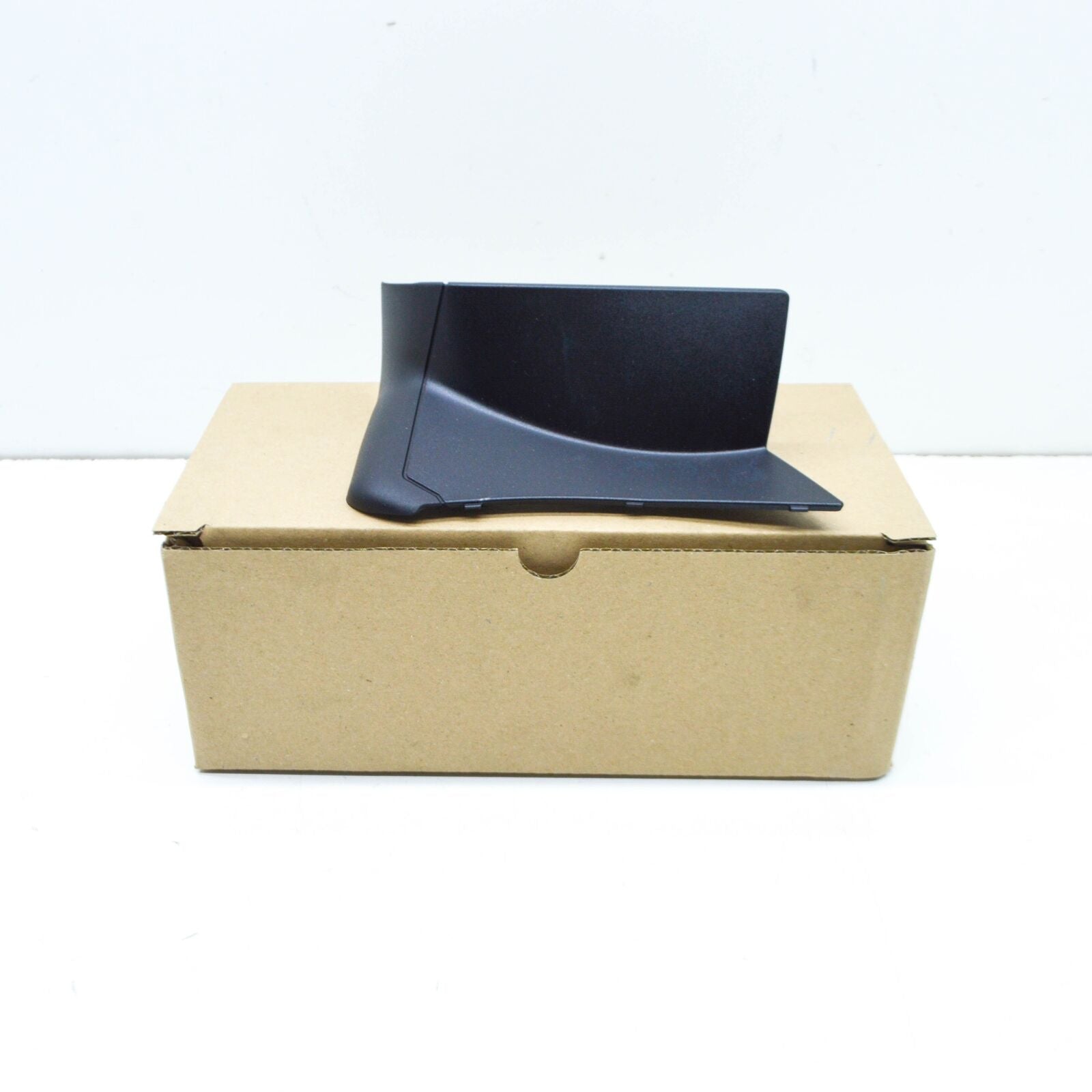 NEW AUDI A5 CABRIO 8W6 REAR LEFT TAILLIGHT BEZEL TRIM 8W7945253B ORIGINAL