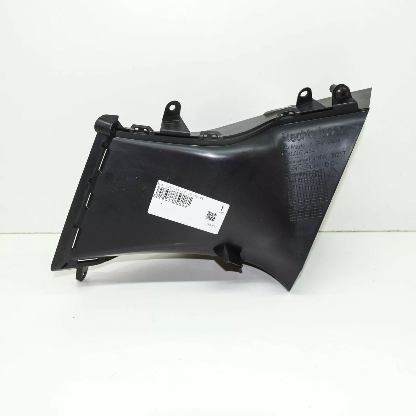 NEW VW GOLF MK7 FRONT RIGHT AIR GUIDE CHANNEL 5G08074069B9