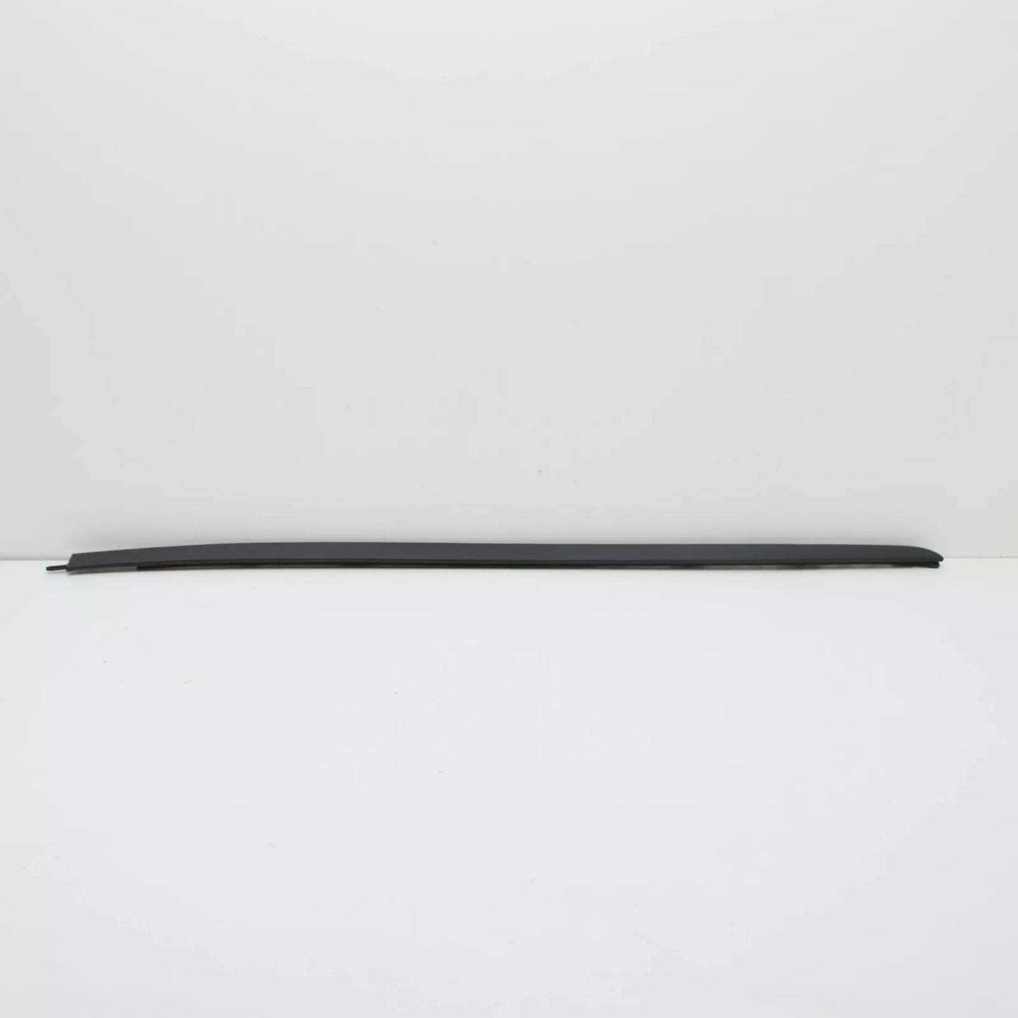 NEW BMW X5 F15 WINDSHIELD RIGHT DRIP MOLDING 51317462206 7462206 ORIGINAL