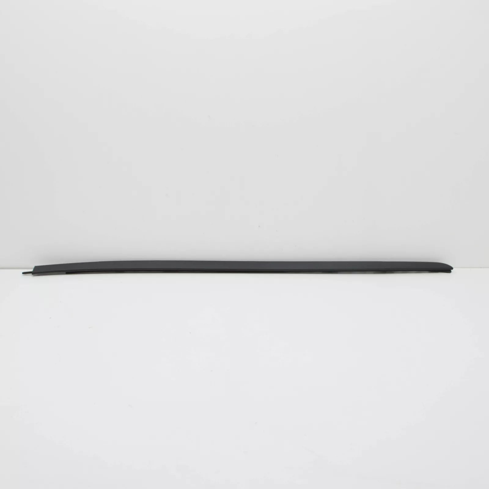 NEW BMW X5 F15 WINDSHIELD RIGHT DRIP MOLDING 51317462206 7462206 ORIGINAL