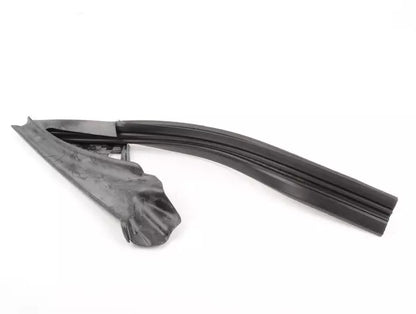 NEW BMW 1 E81 FRONT RIGHT DOOR MIRROR OUTER TRIANGLE SEAL 51337164936 ORIGINAL