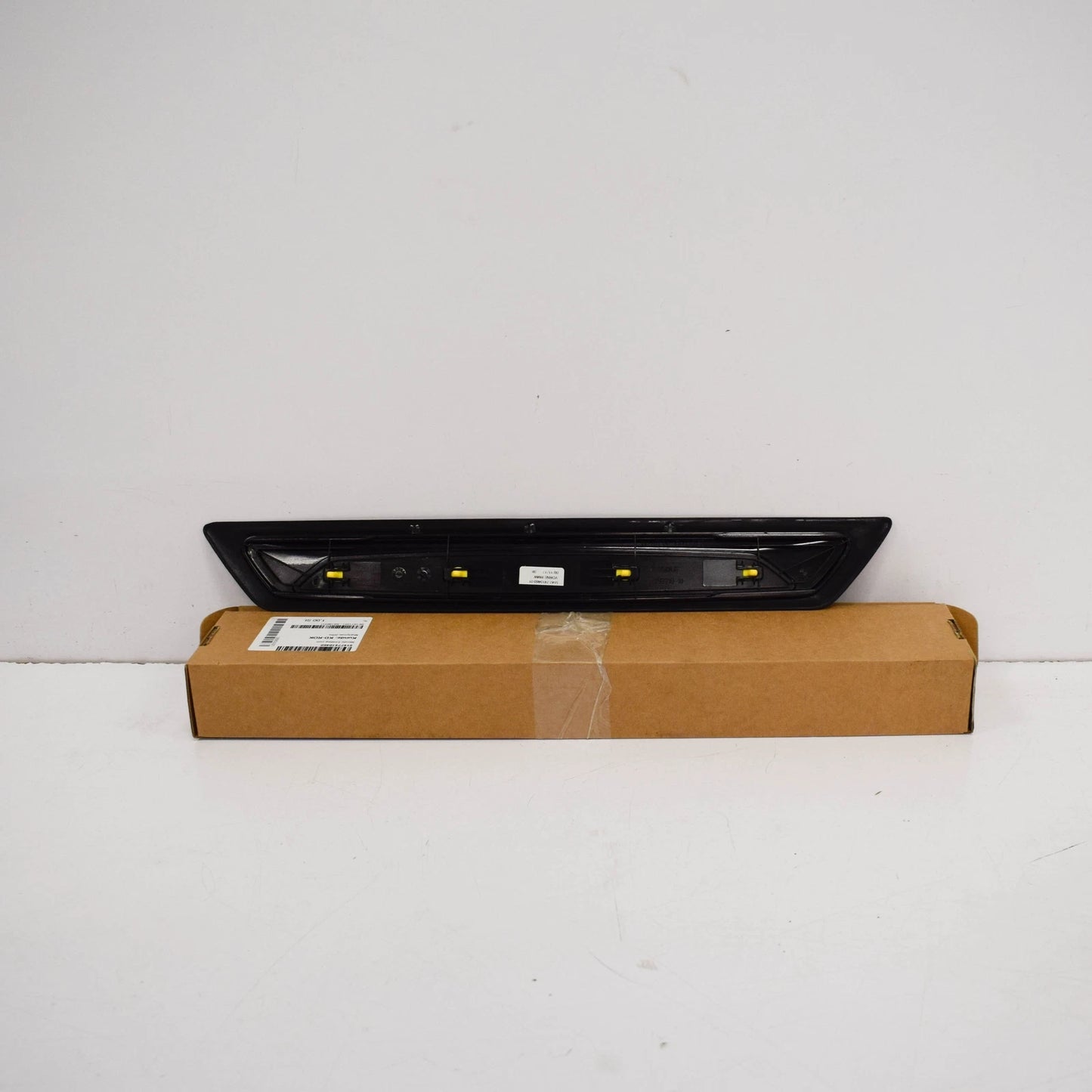 NEW BMW 1 F20 FRONT DOOR SILL COVER 51477410460 7410460 ORIGINAL