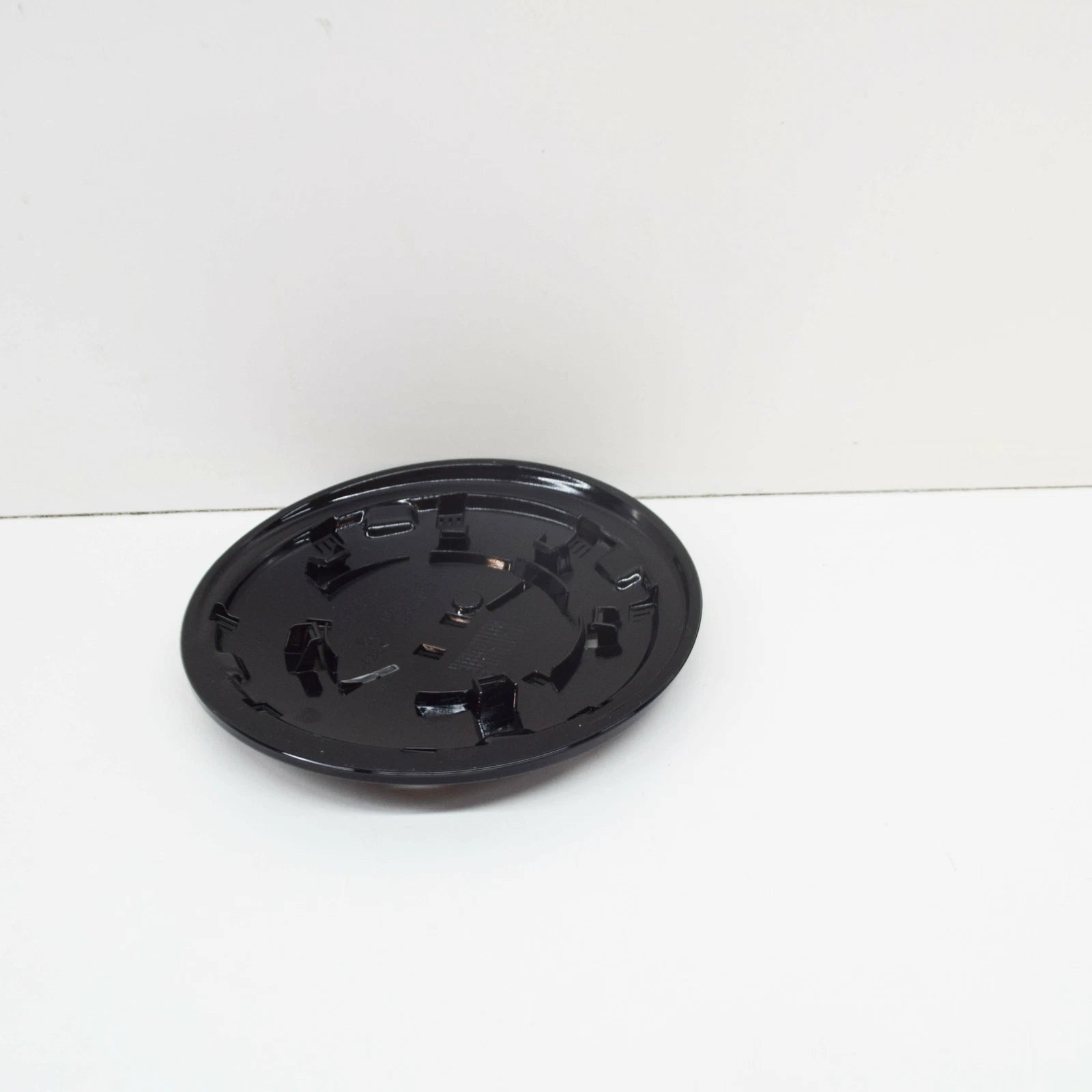 NEW VOLKSWAGEN GOLF MK7 FRONT VW EMBLEM CARRIER 5GE853719041