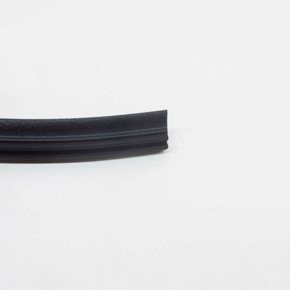 NEW AUDI A3 8P FRONT WINDSIELD UPPER MOLDING 8P0845522