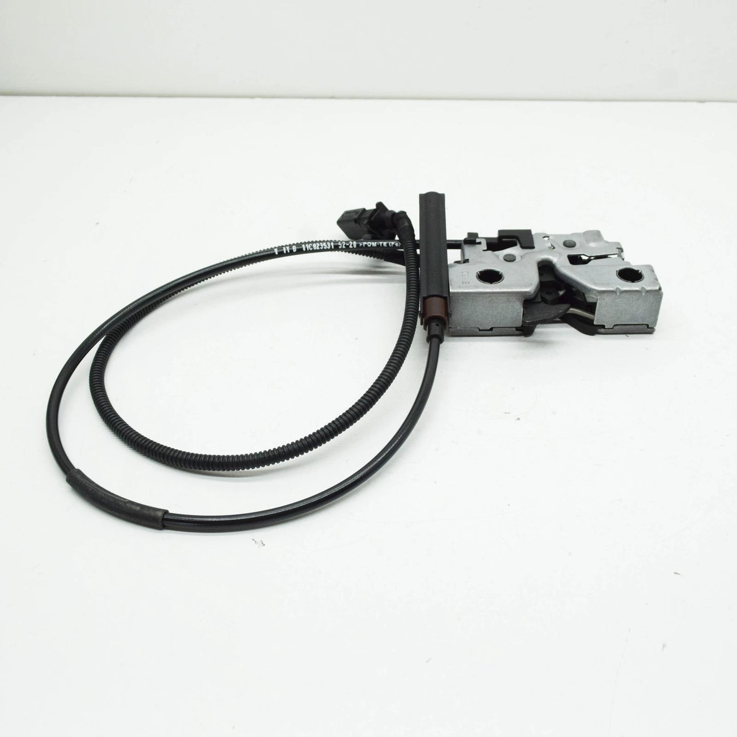 NEW VOLKSWAGEN ID.4 E21FRONT BONNET HOOD LID LOCK RHD 11C823509B ORIGINAL